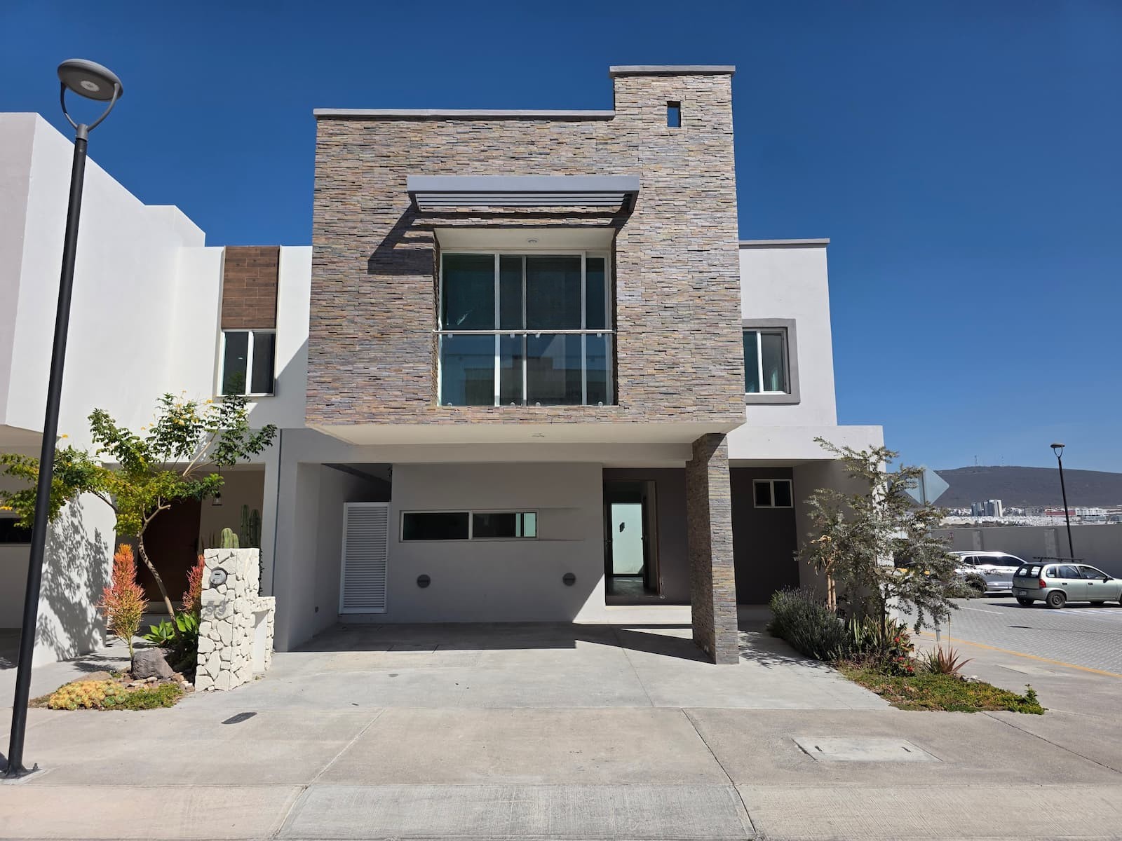 Casa en remate en RESIDENCIAL LA VISTA queretaro queretaro | Rembia