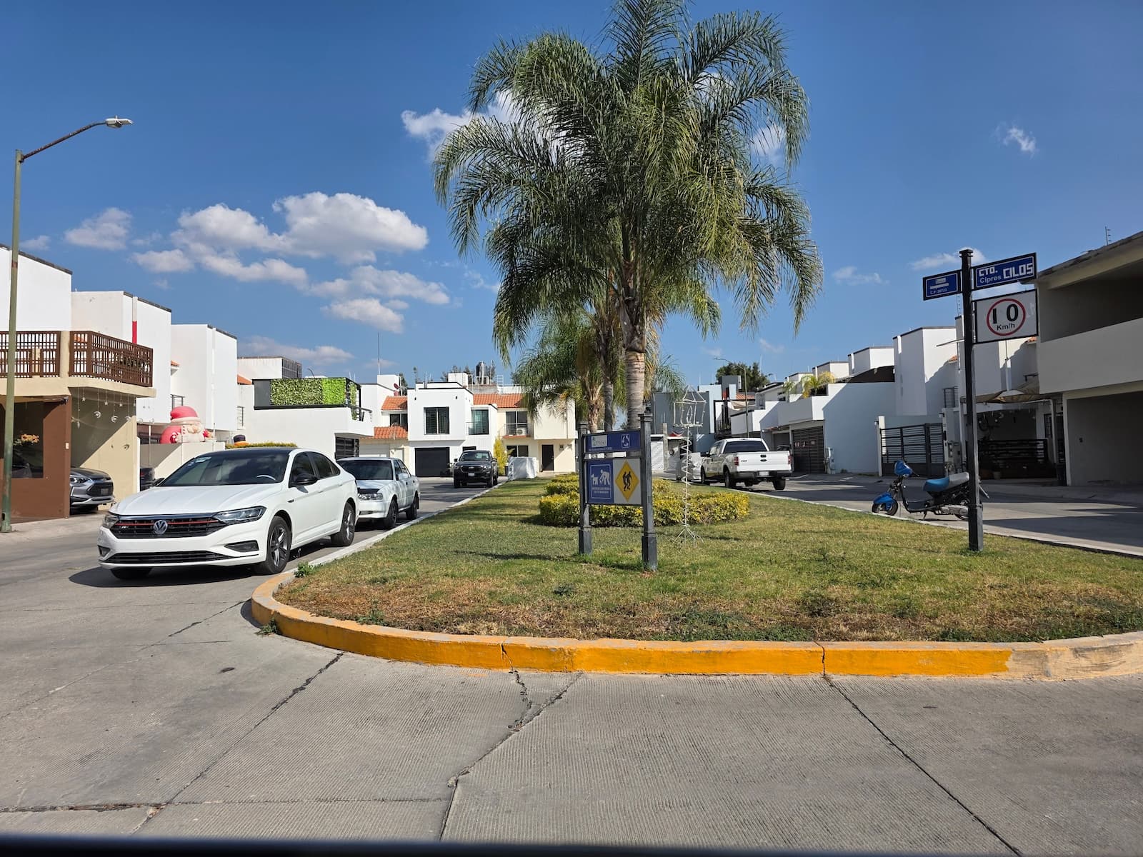 RESIDENCIAL CIPRESES foto 2