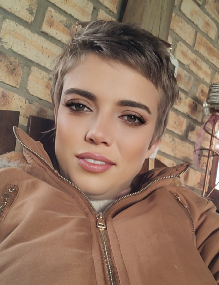 Jacqueline Rosslee 