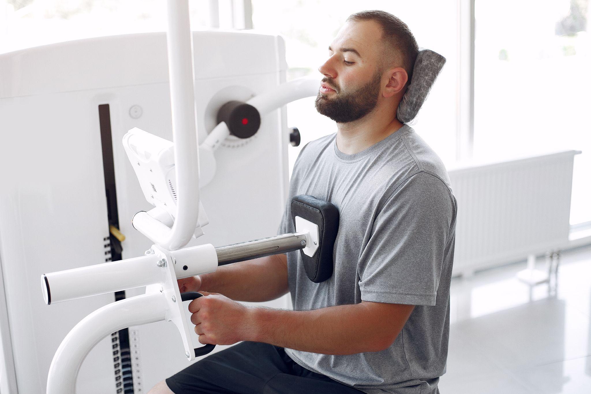 A man using a CPM Machine.