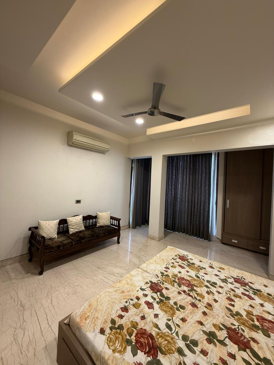 luxurious 2/3Bhk sale in sector 78,79