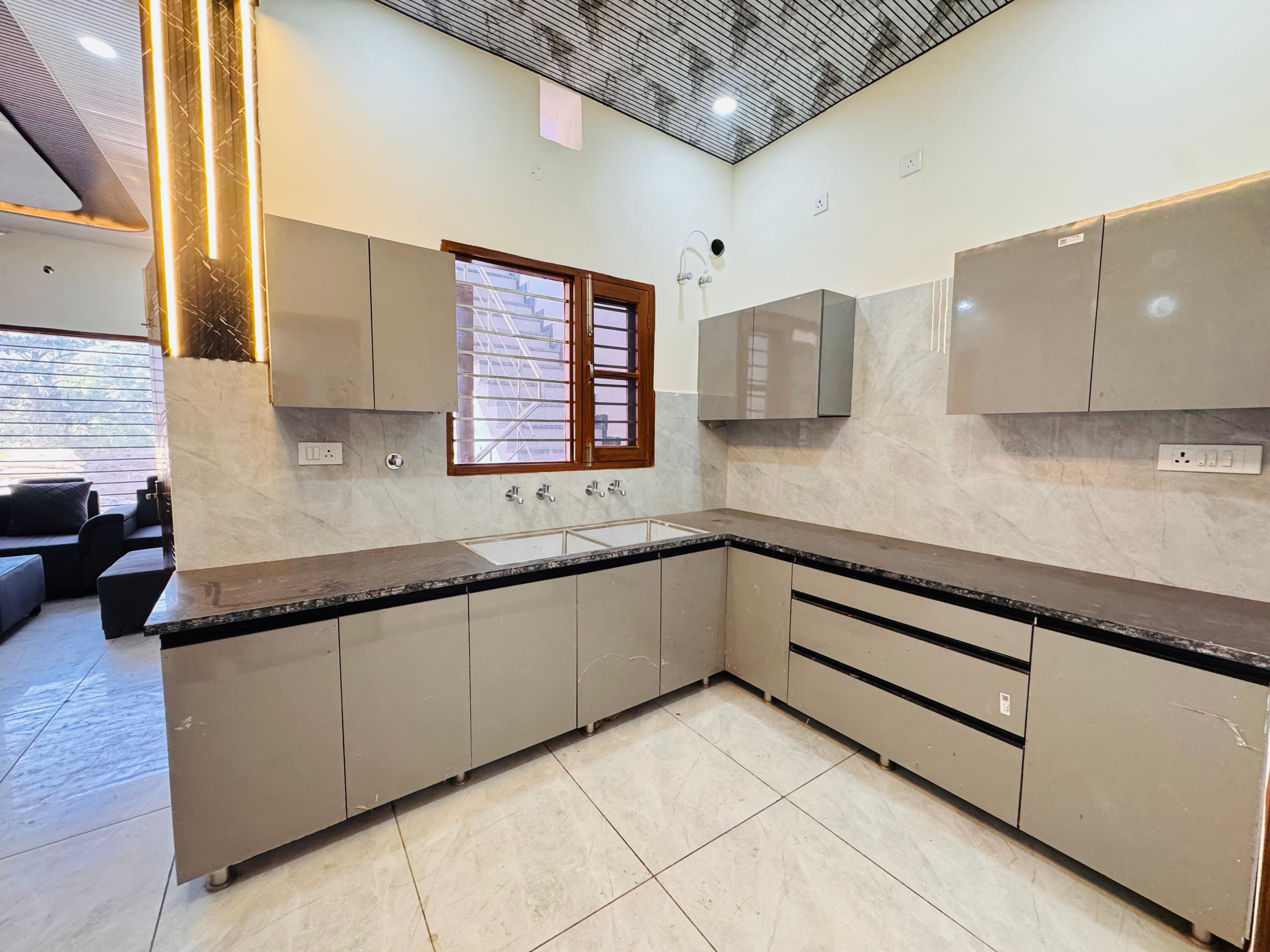 Spacious 3BHK Flat in Hero Homes, Sector 88 Mohali — photo 1