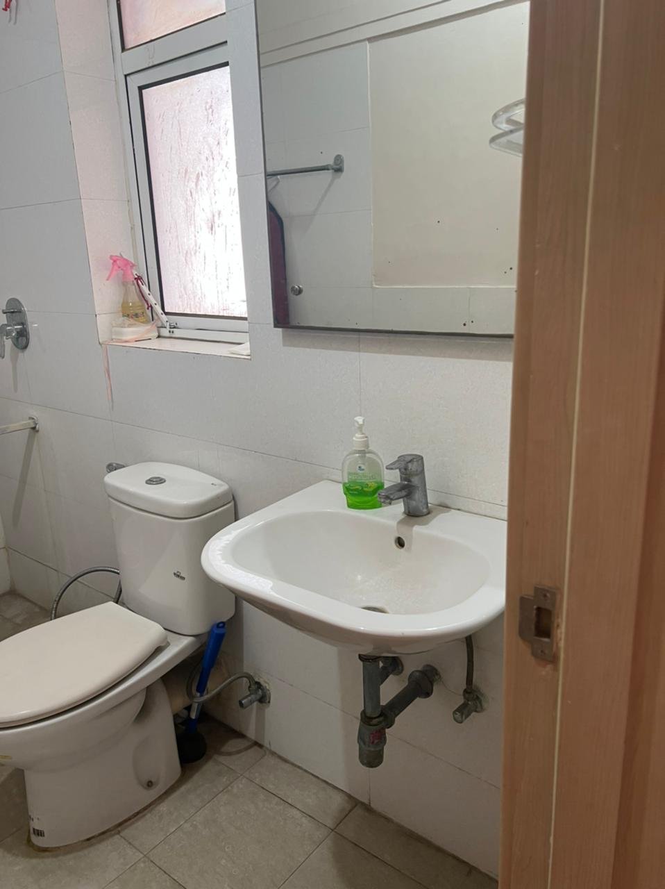 Spacious 3 BHK Apartment with Servant Room in DLF New Town Heights, Gurugram — photo 1