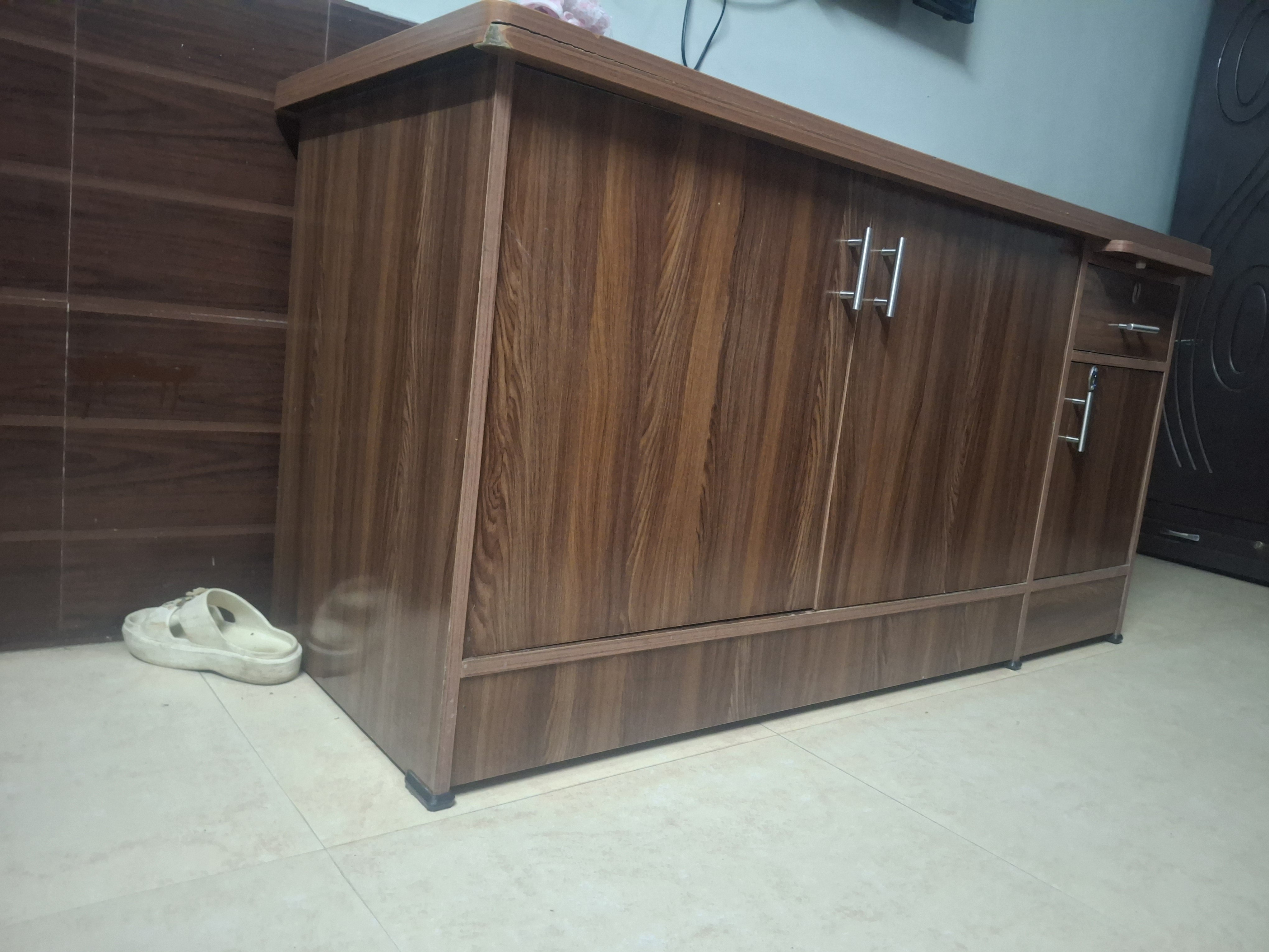 Stylish Office/Computer Table for Rent — photo 1