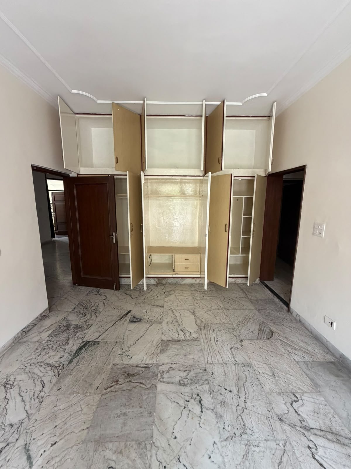 3 bhk semifurnied 8427126307 — photo 1