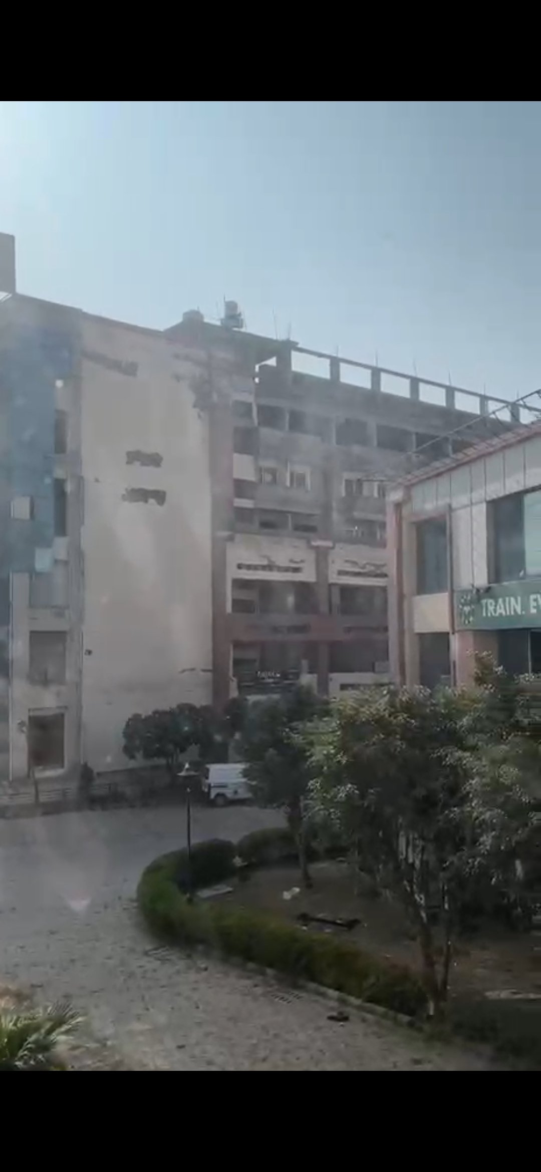 Spacious Showroom for Rent with Lift Access