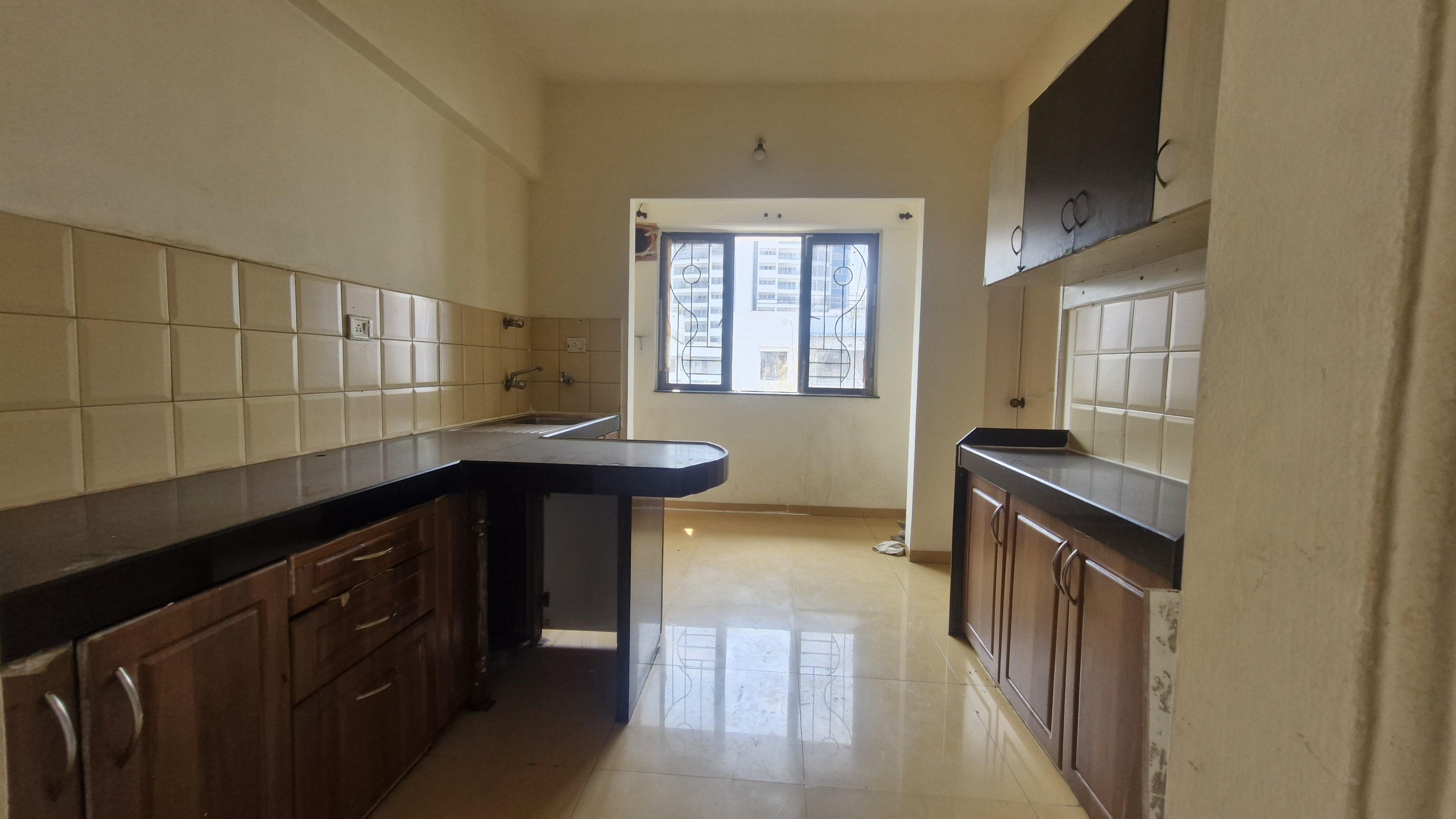 3BHK Semi-furnished Flat for rent in Location set — photo 1