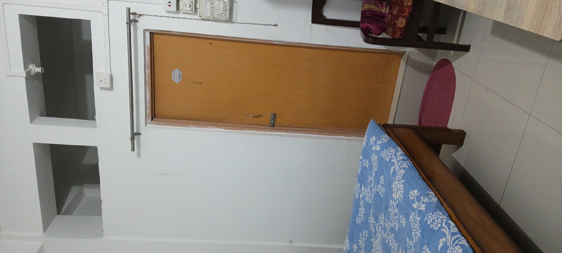 1BHK Semi-furnished Room for rent in Location set — photo 1