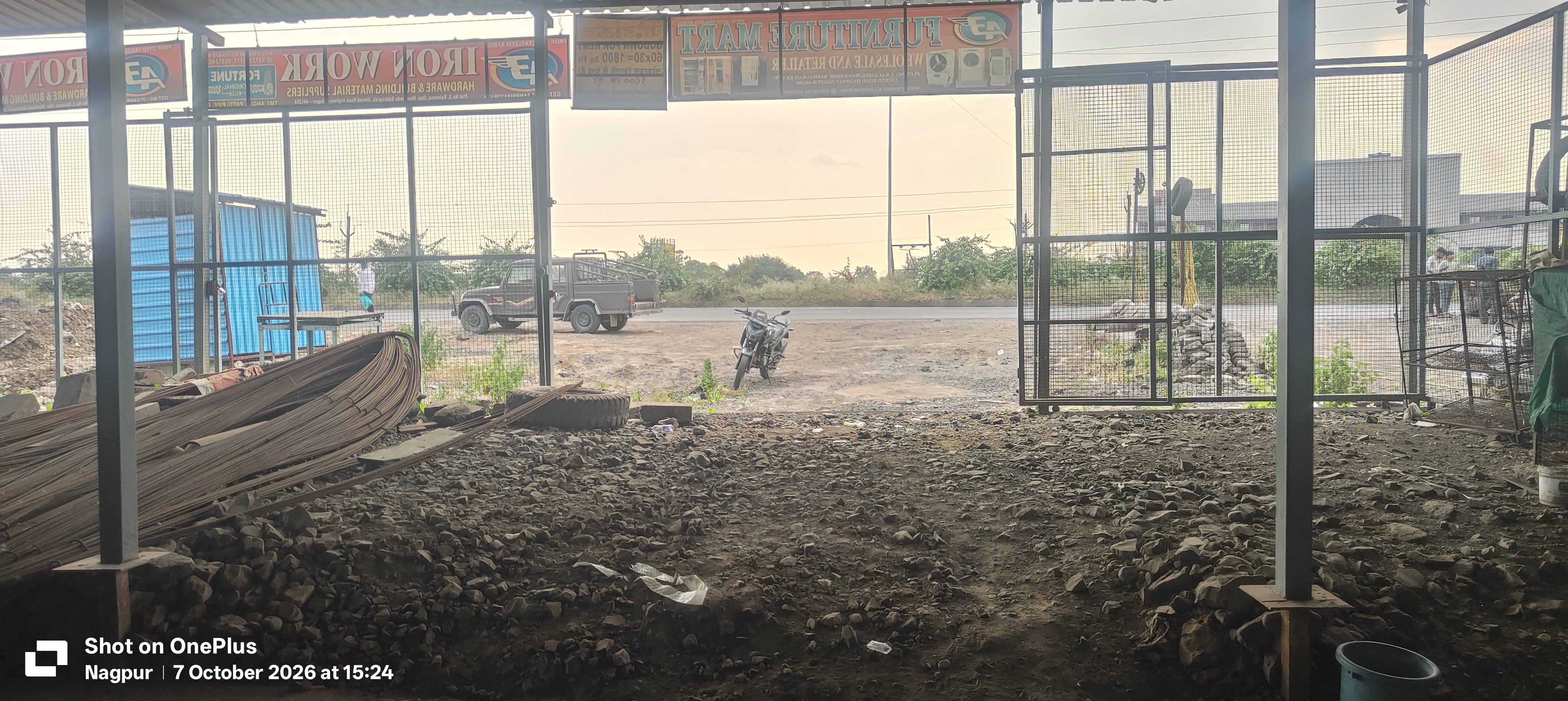 Industrial for rent in Location set — photo 1