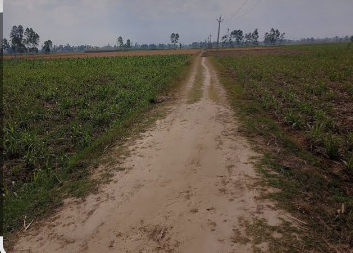 Plot for sale in Location set — photo 1
