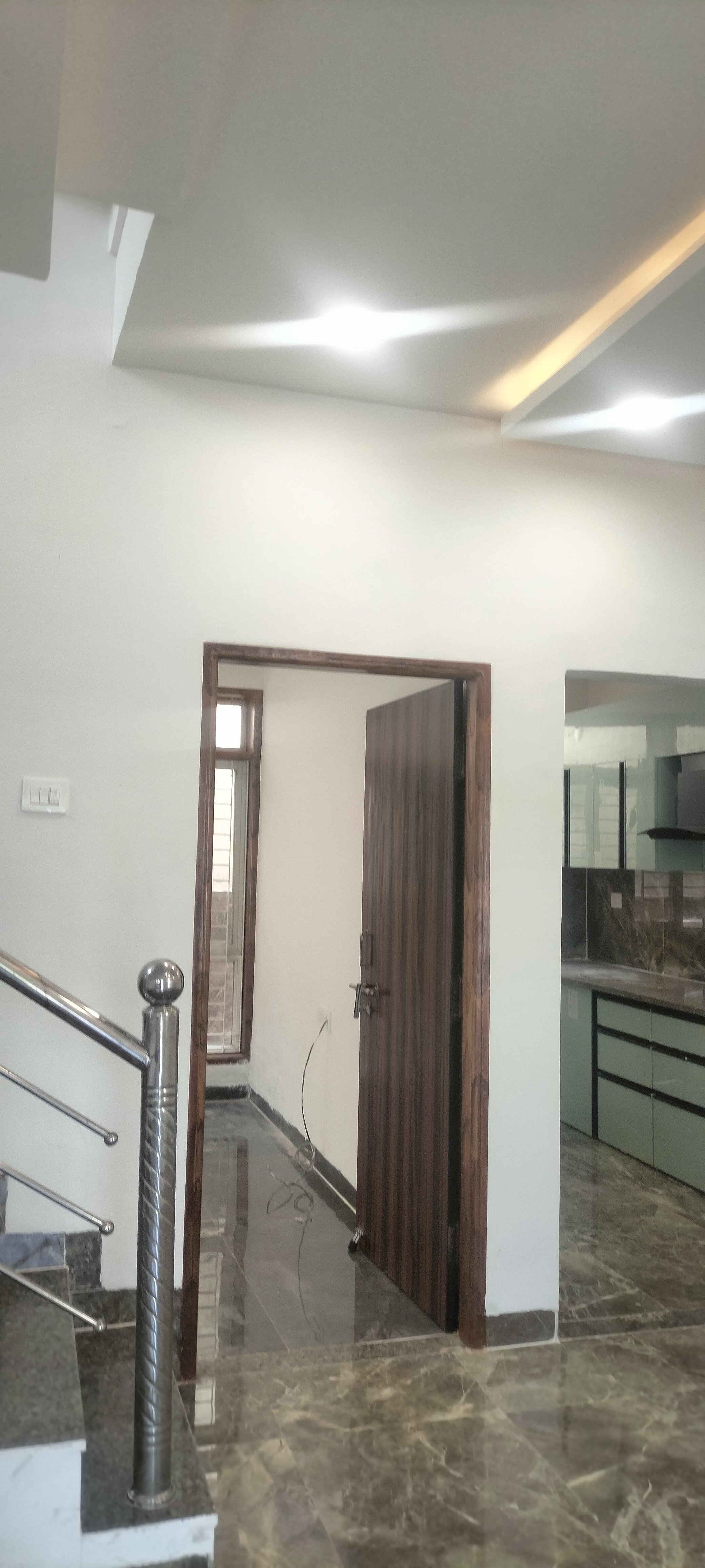 3BHK Semi-furnished Flat for rent in Location set