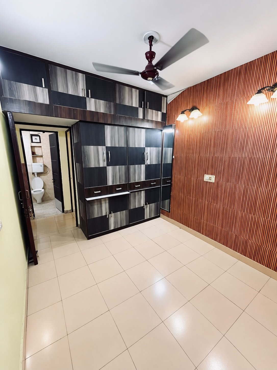 2BHK Semi-furnished Flat for rent in Location set