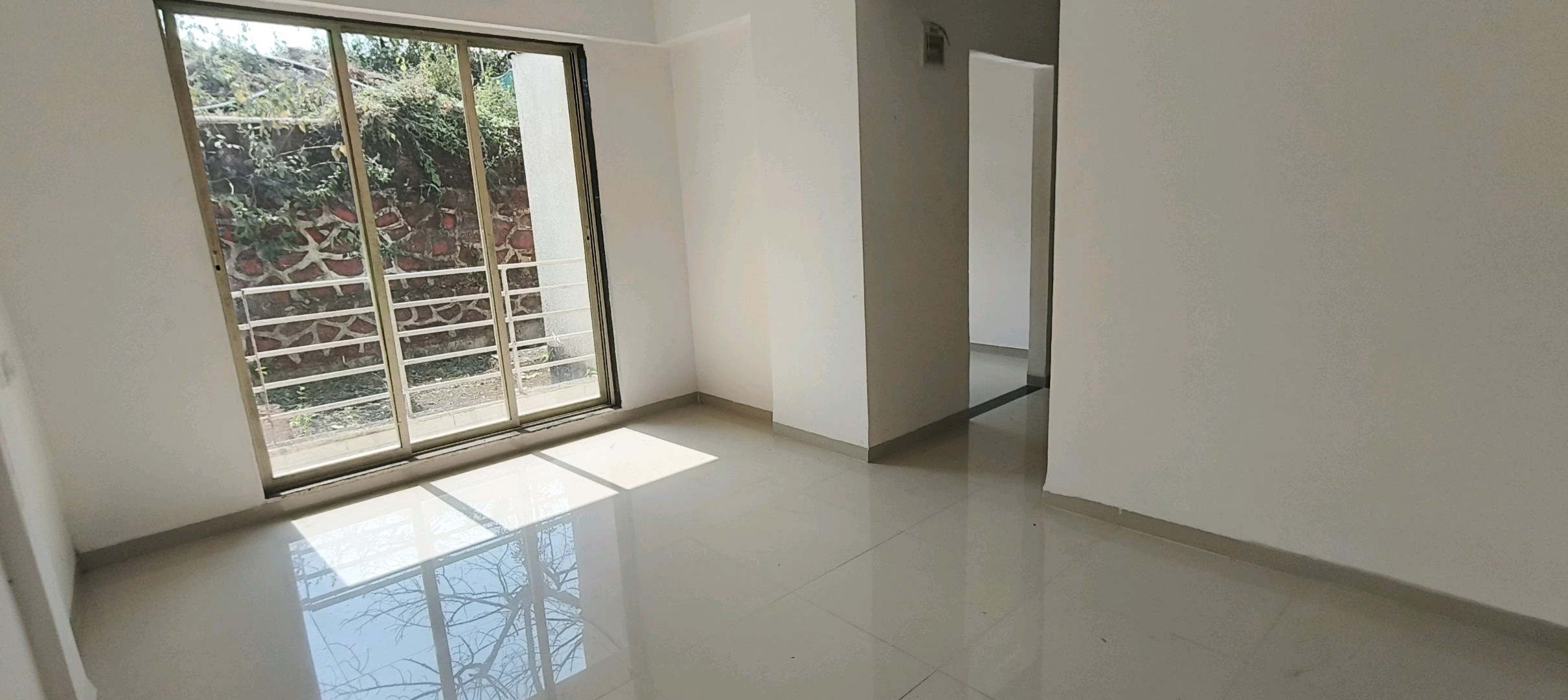 Spacious 1BHK Apartment Ideal for Families and Bachelors — photo 1