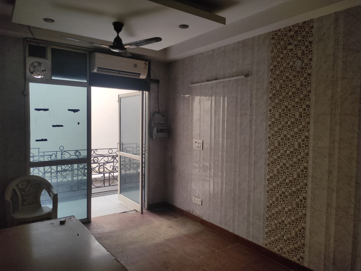 5BHK+ Semi-furnished Villas for sale in Location set