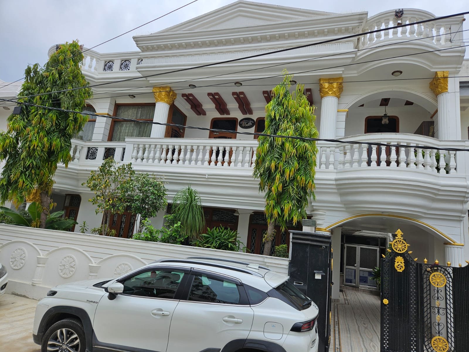 Spacious 3 BHK Fully Furnished Villa for Rent in Prime Location