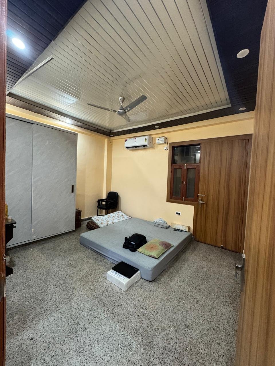 Spacious 2BHK Ground Floor Apartment in Noida Sector 41 - Ideal for Families — photo 1