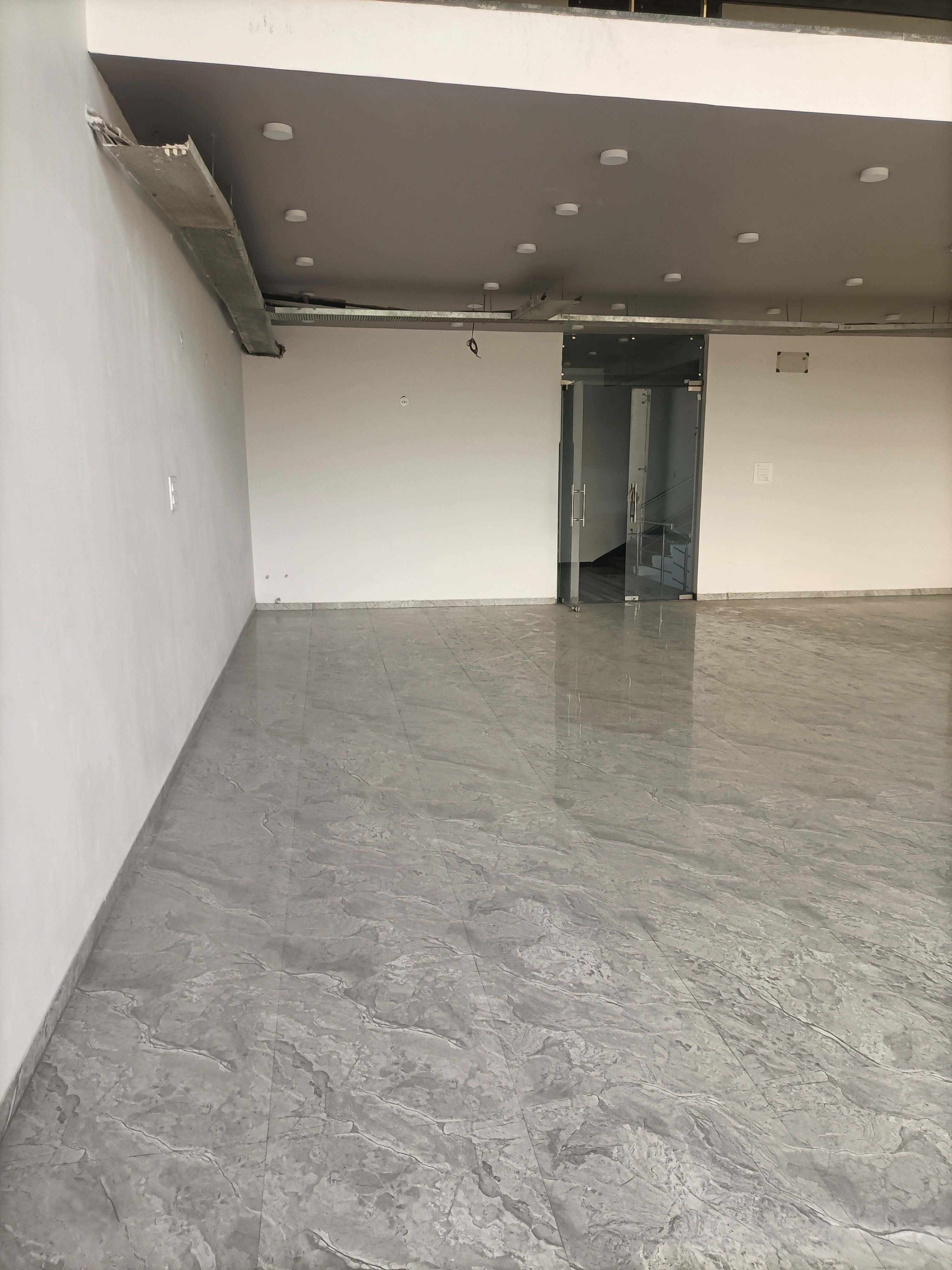 Prime Retail Space Near Prestige College in Indore