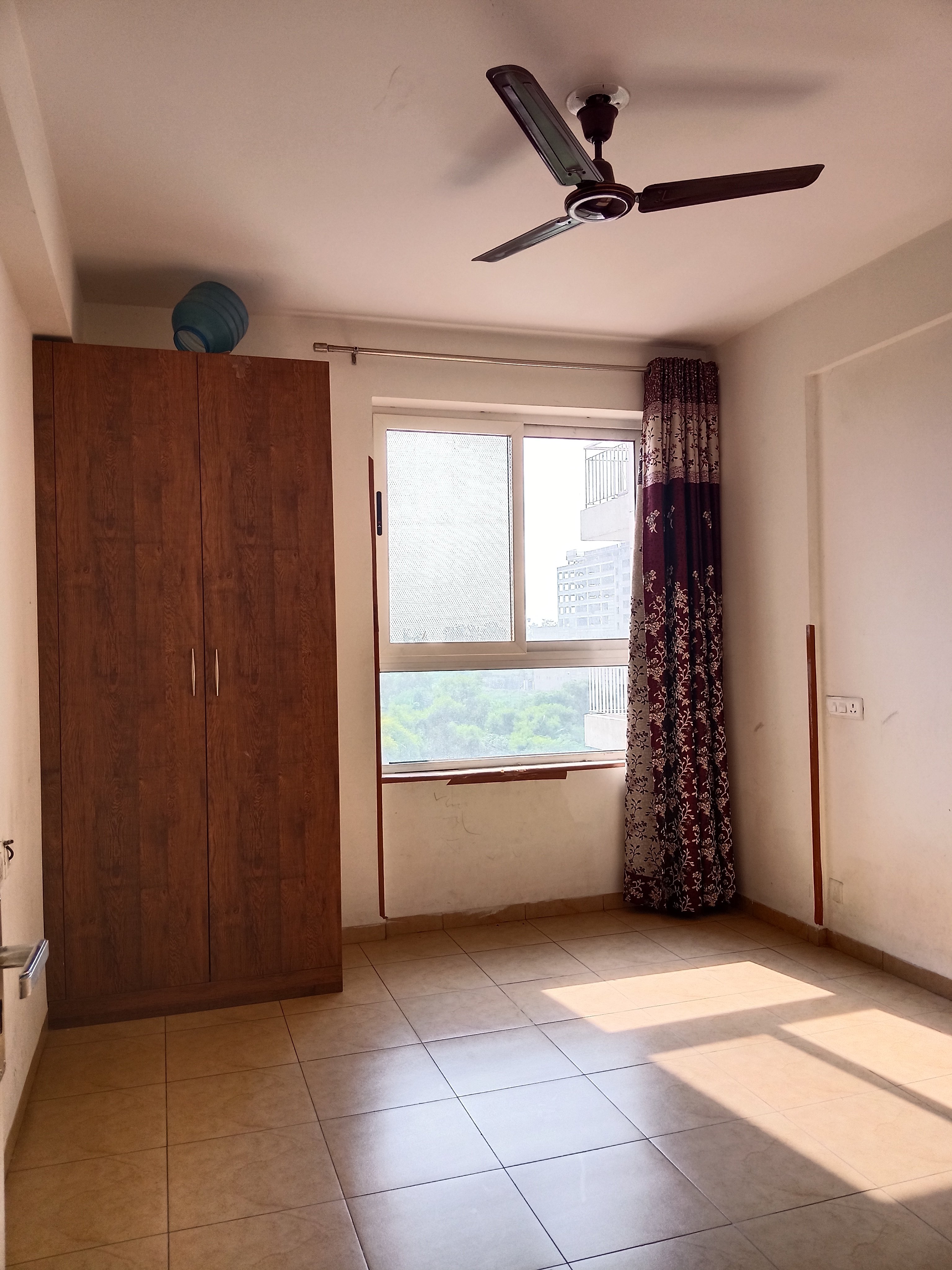 Spacious 2BHK Flat for Rent in Prime Location