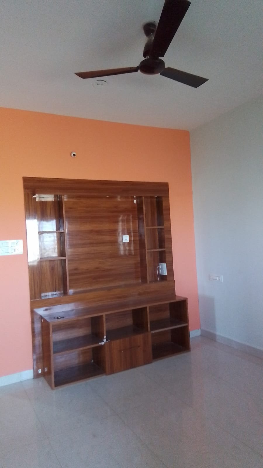 2BHK Semi-furnished House for rent — photo 1
