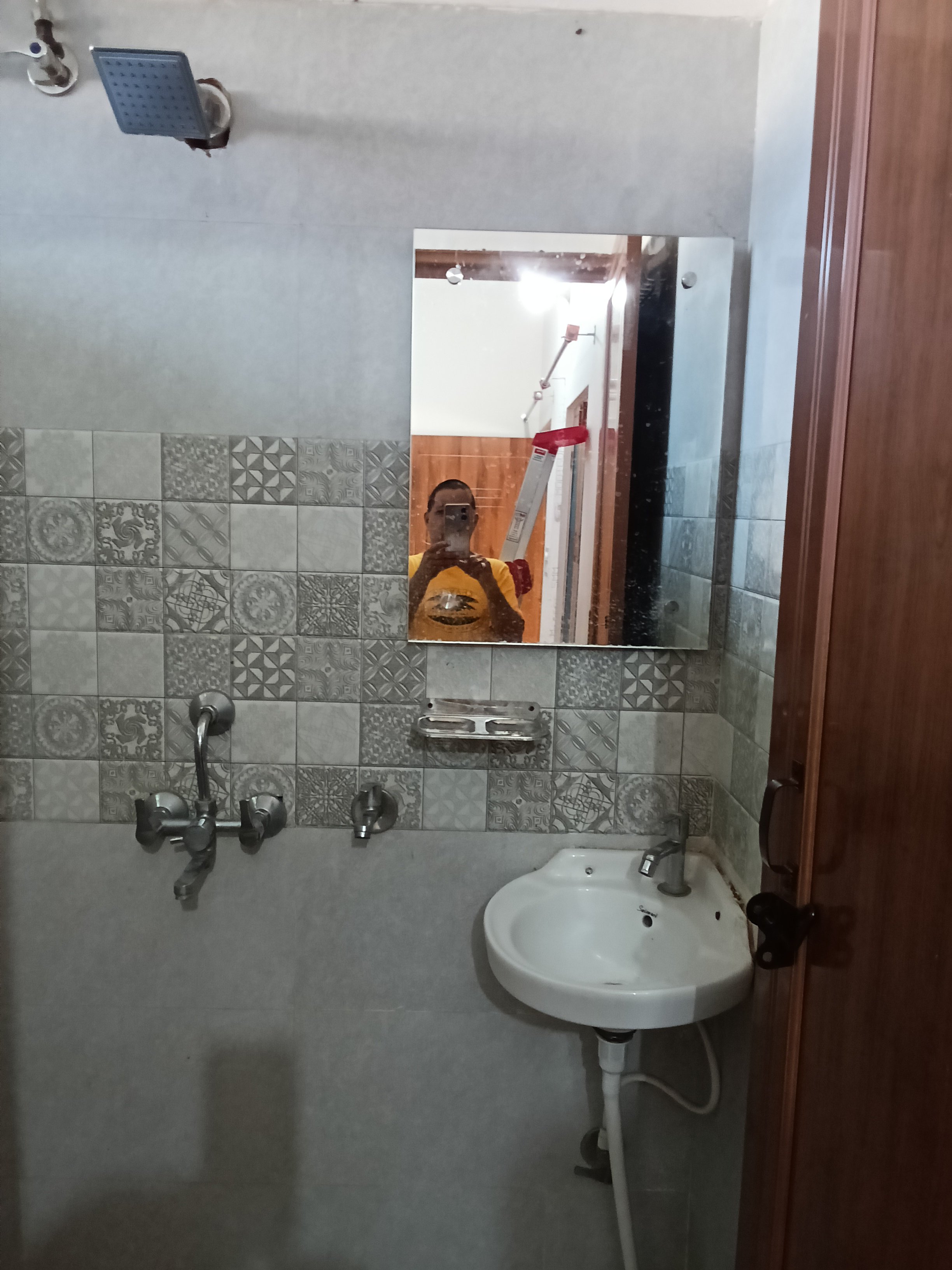 2BHK Semi-furnished House for rent in Location set — photo 1