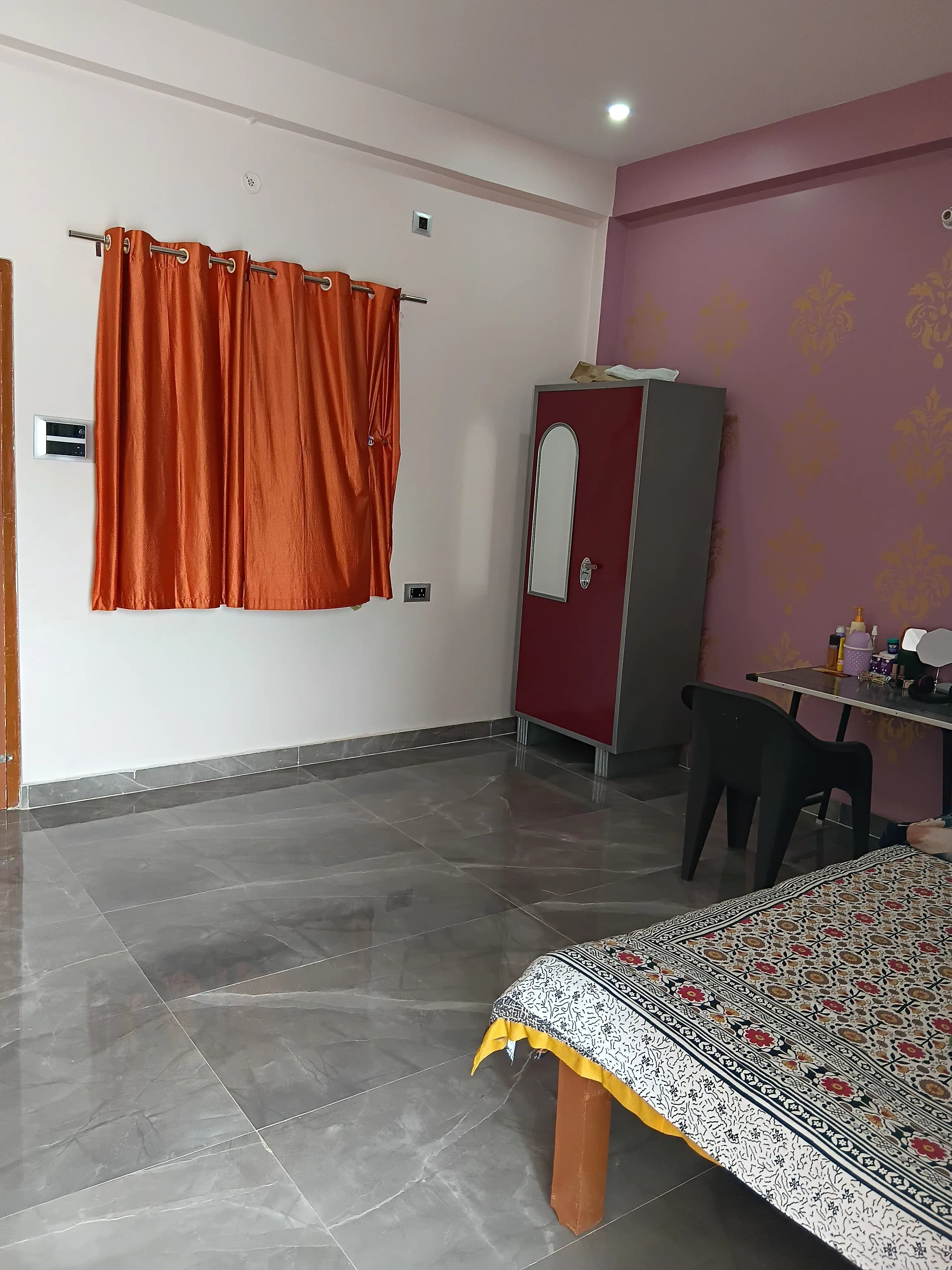 Cozy 1RK Furnished Room for Rent Near Amity University, Malhaur Gate - Ideal for Single Girls