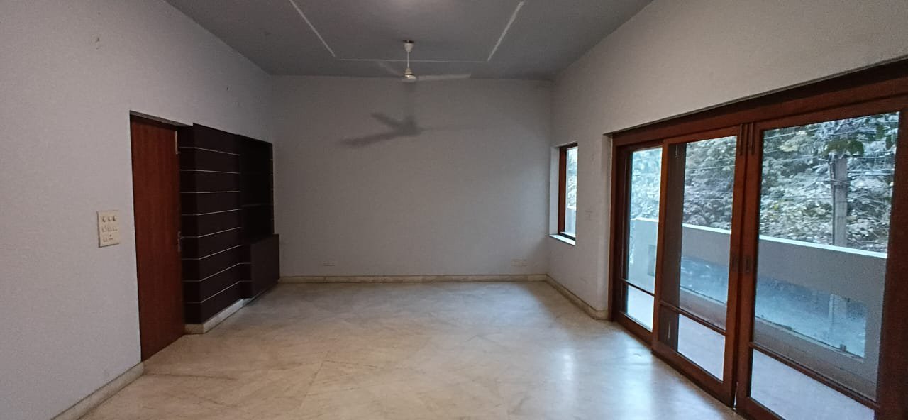 Spacious 3BHK Apartment for Rent in Kalkaji, New Delhi