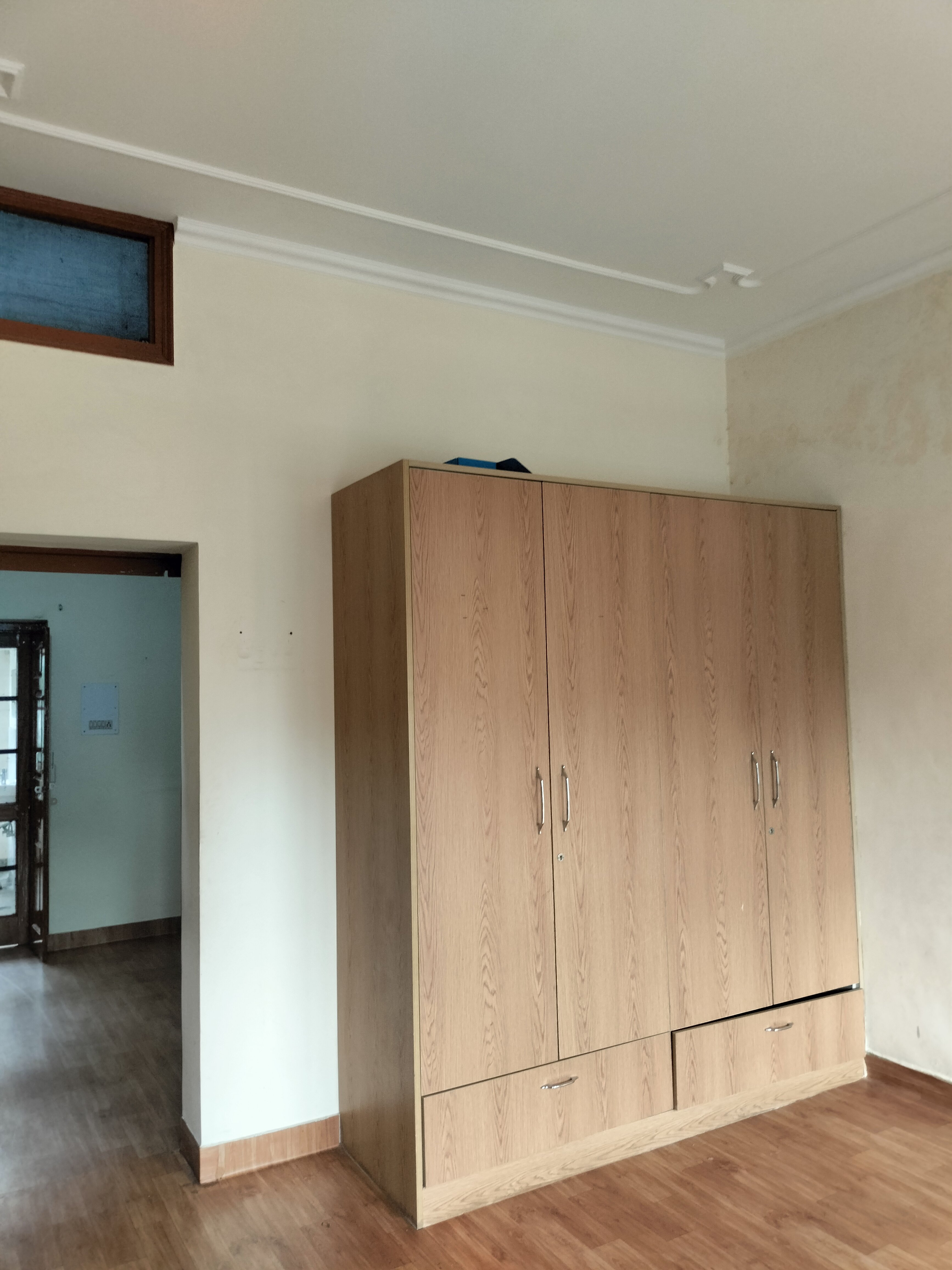 Spacious 3BHK Semi-Furnished House for Rent in Sector 21