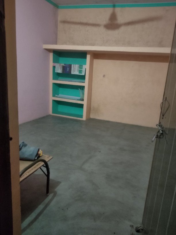 1BHK Semi-furnished Room for rent in Location set — photo 1