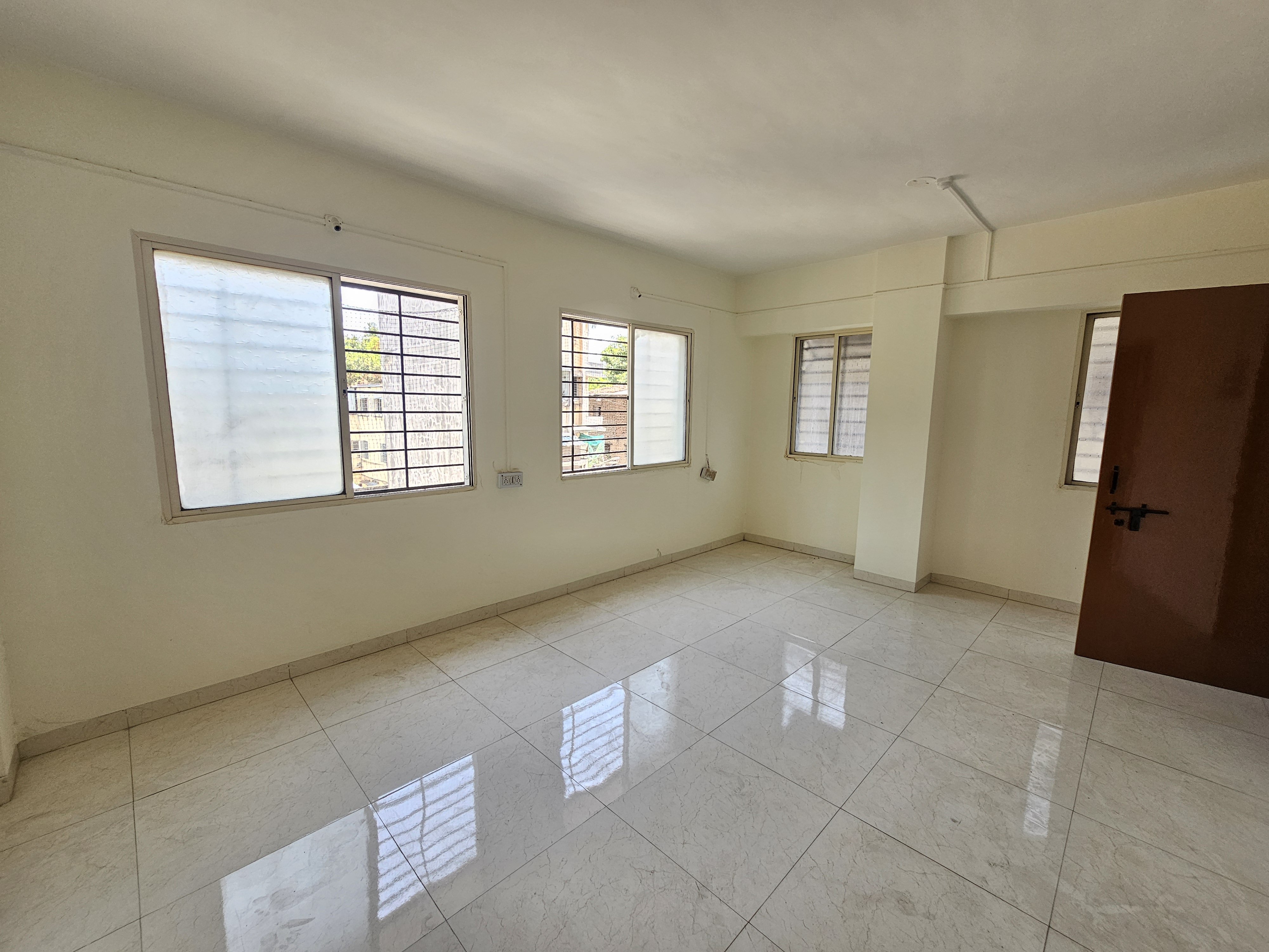Versatile Commercial Office Space for Rent — photo 1