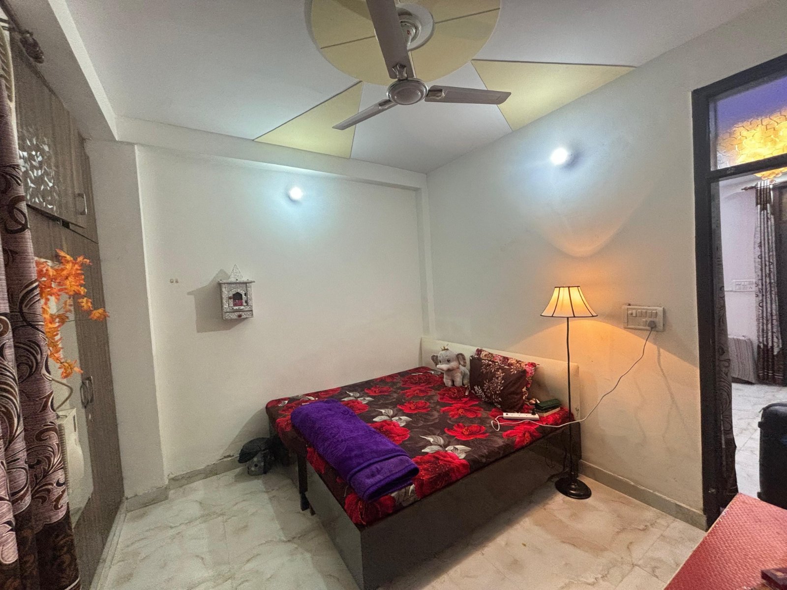 Luxury Girls PG Near Dwarka Mor Metro | AC Rooms | WiFi & Premium Furnishings