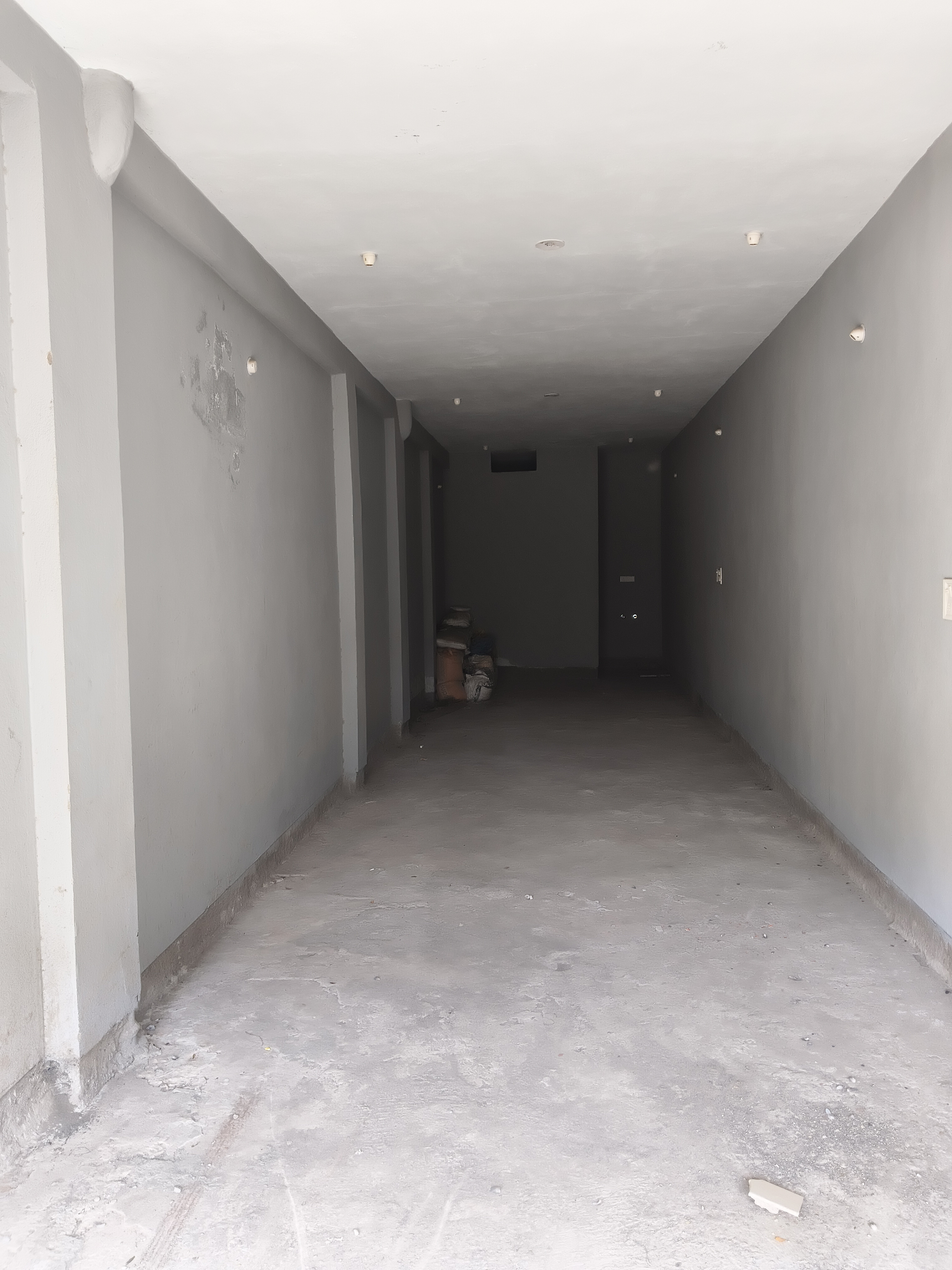 Prime Retail Shops for Rent — photo 1