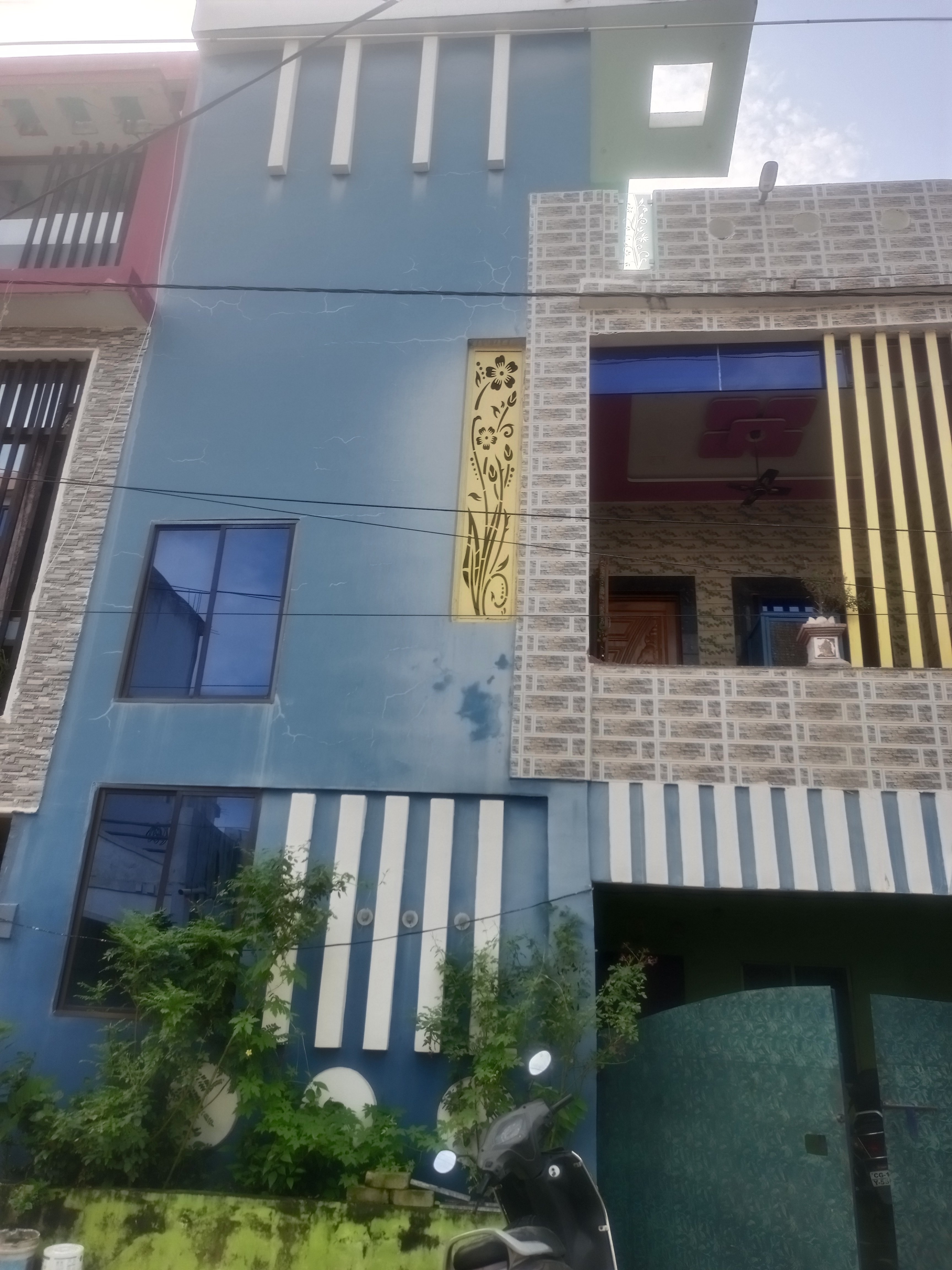 2BHK Semi-furnished House for rent in Location set