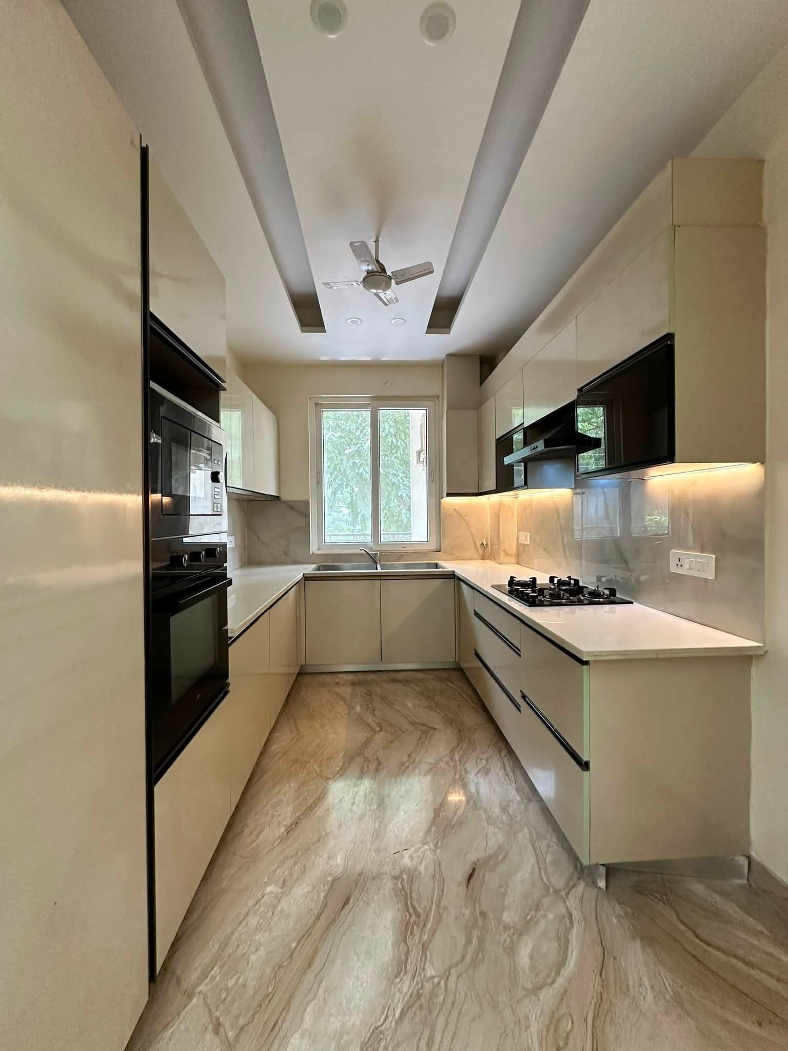 3BHK Semi-furnished Flat for rent — photo 1