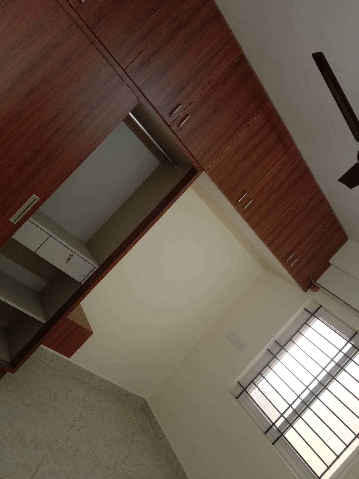 1BHK Semi-furnished House for rent — photo 1