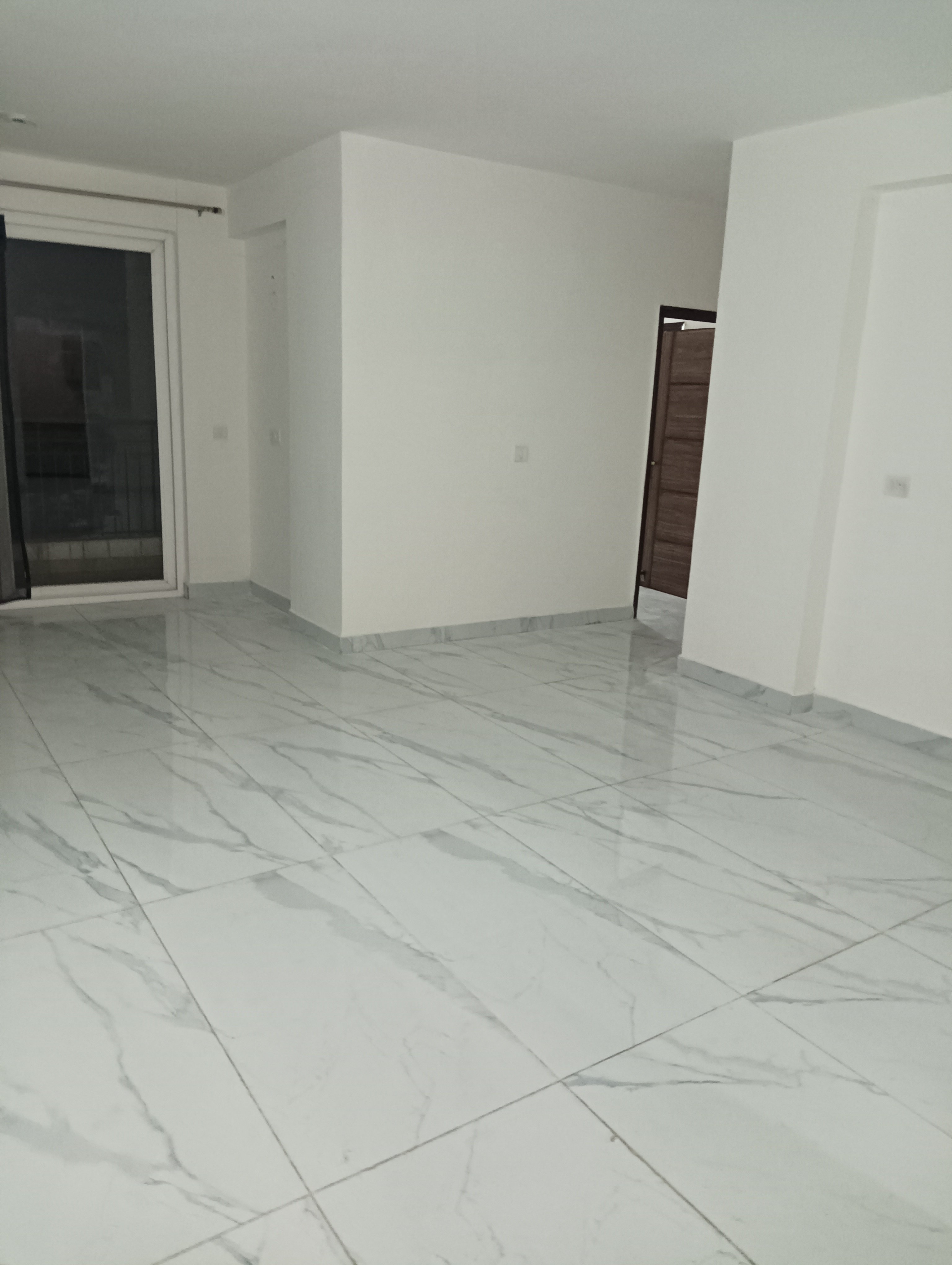 2 bhk semi furnished flate for rent