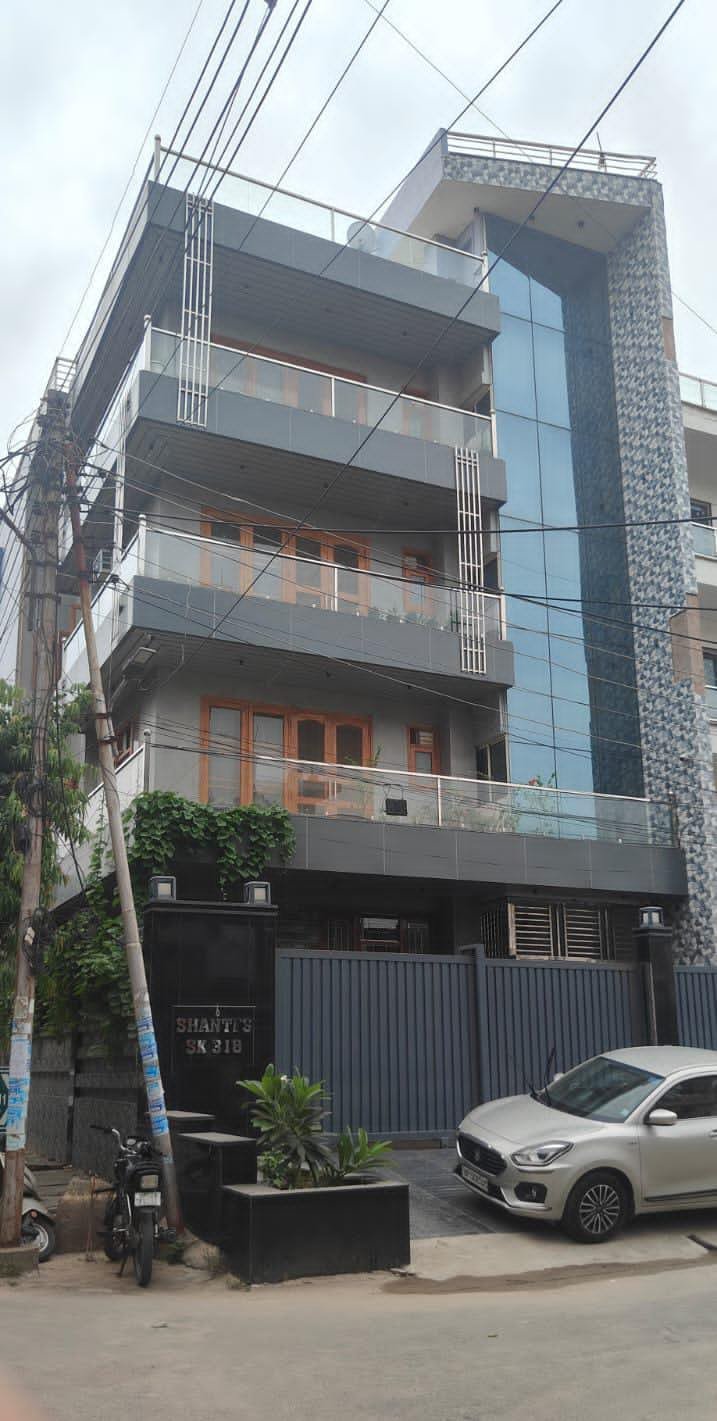 4BHK Semi furnished flat, Corner property, Ground floor