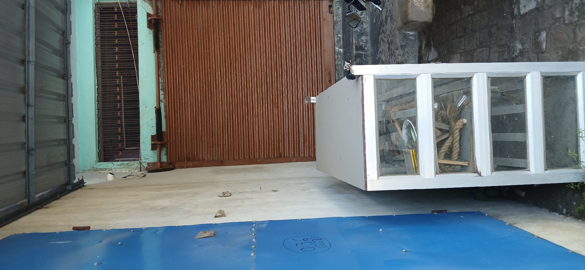 only shop — photo 1