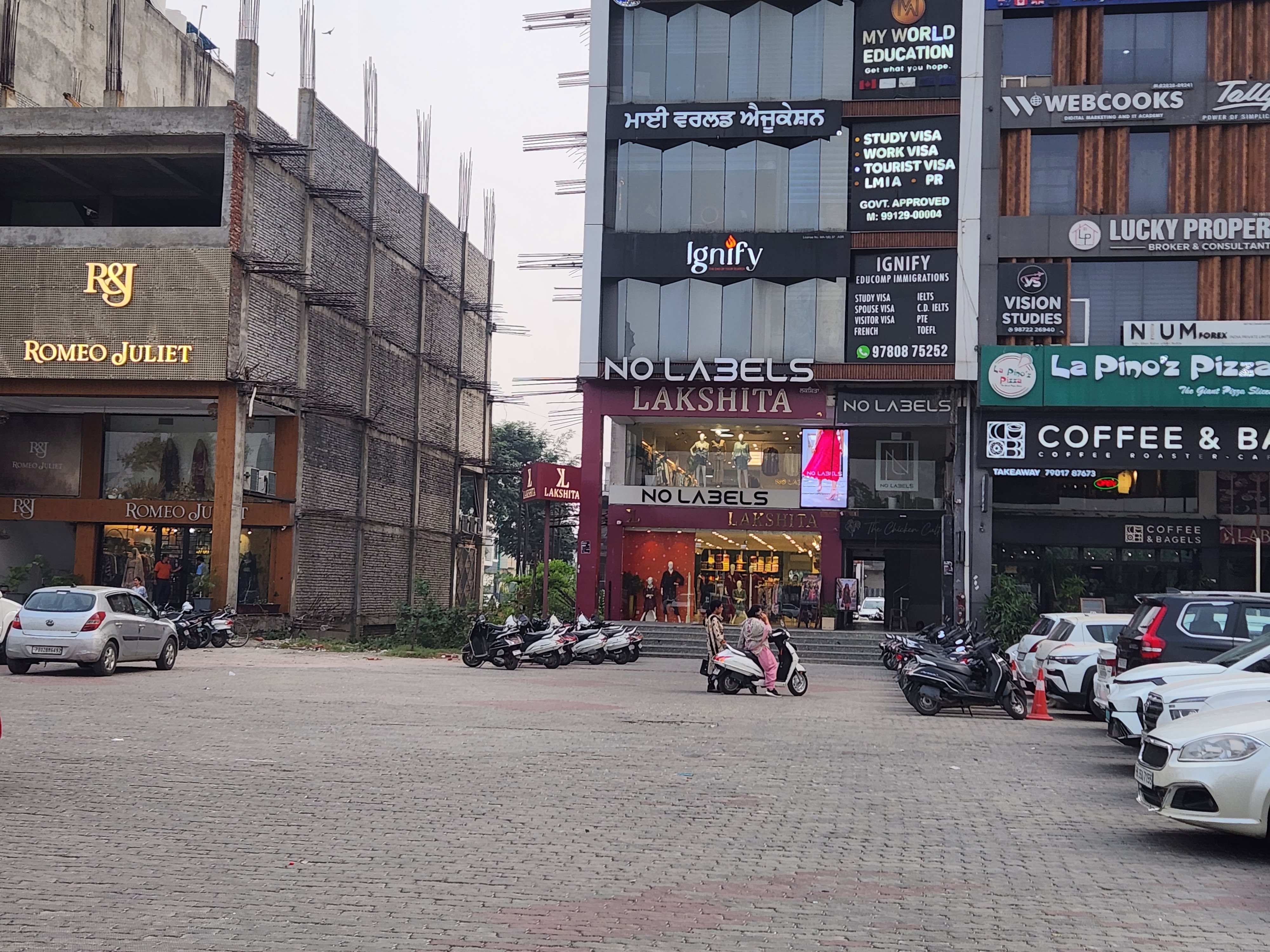 Prime Office Space for Rent in Ranjit Avenue — photo 1