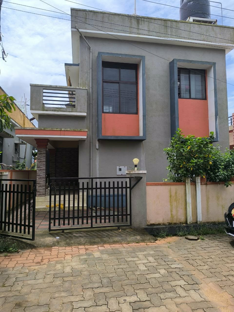 Spacious 3BHK Unfurnished House for Sale — photo 1