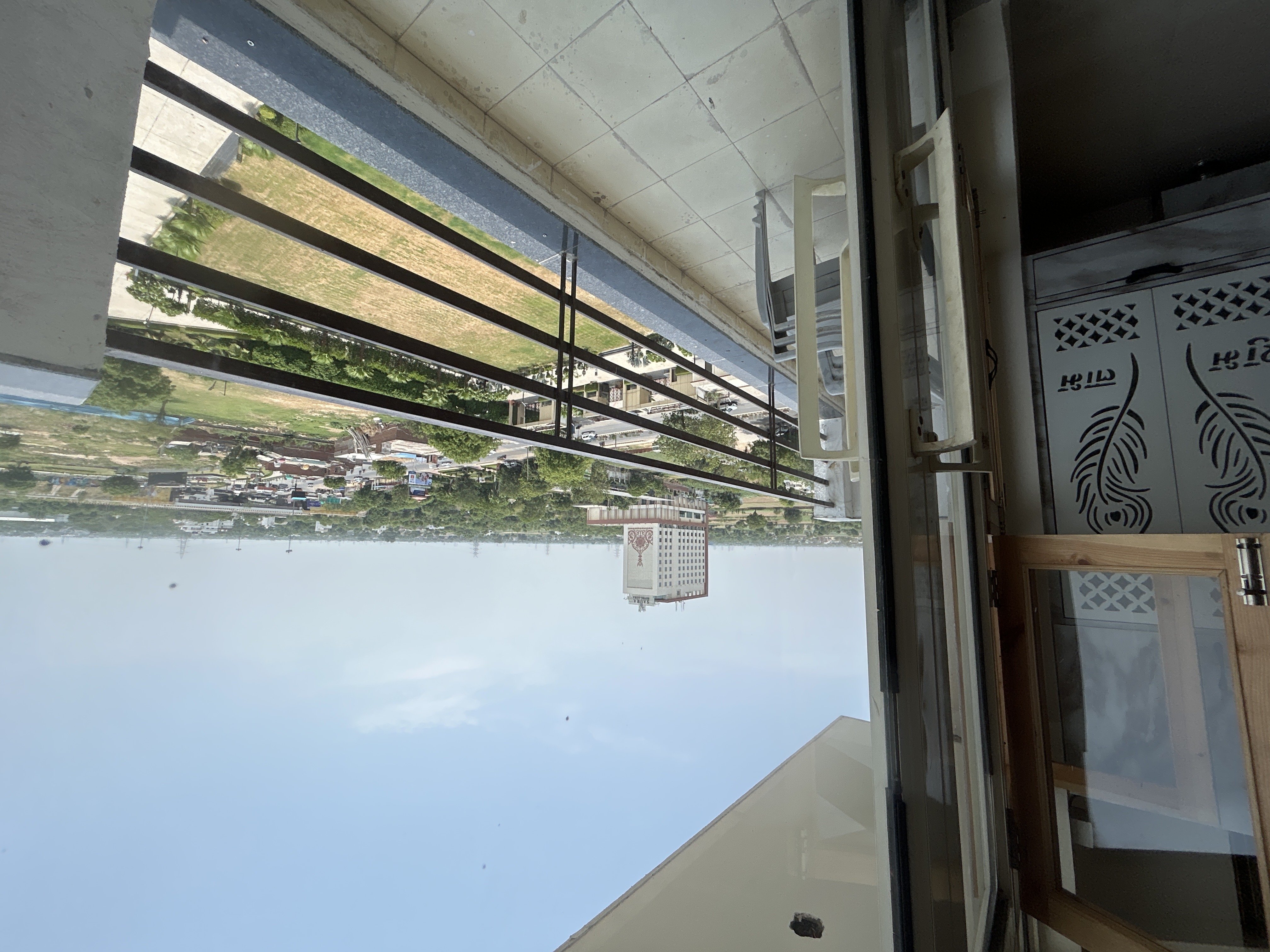 Modern Apartment in Prime Location — photo 1