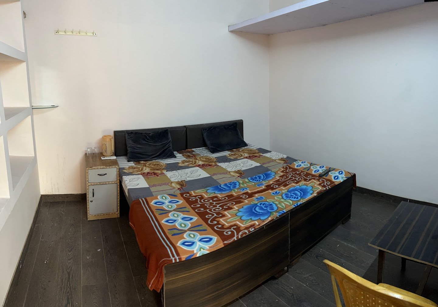 Cozy Room for Rent - Ideal for Bachelors — photo 1