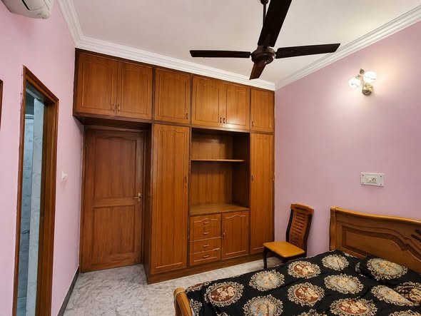 Room Available for Rent in a 3 BHK Apartment
