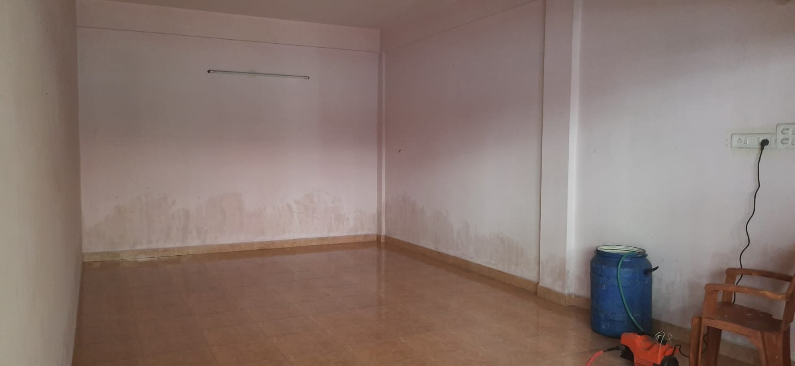 Commercial shop — photo 1