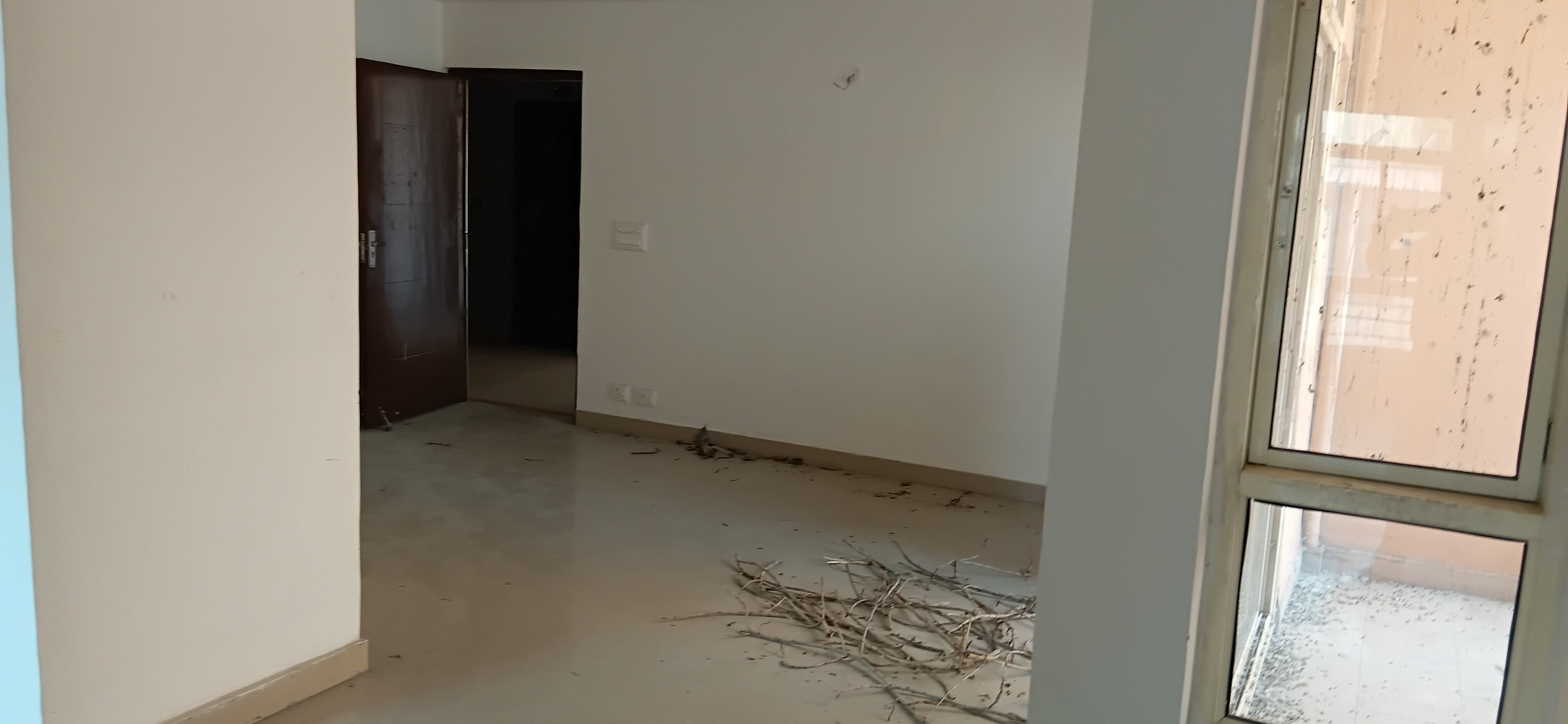 4BHK Unfurnished Flat for rent — photo 1
