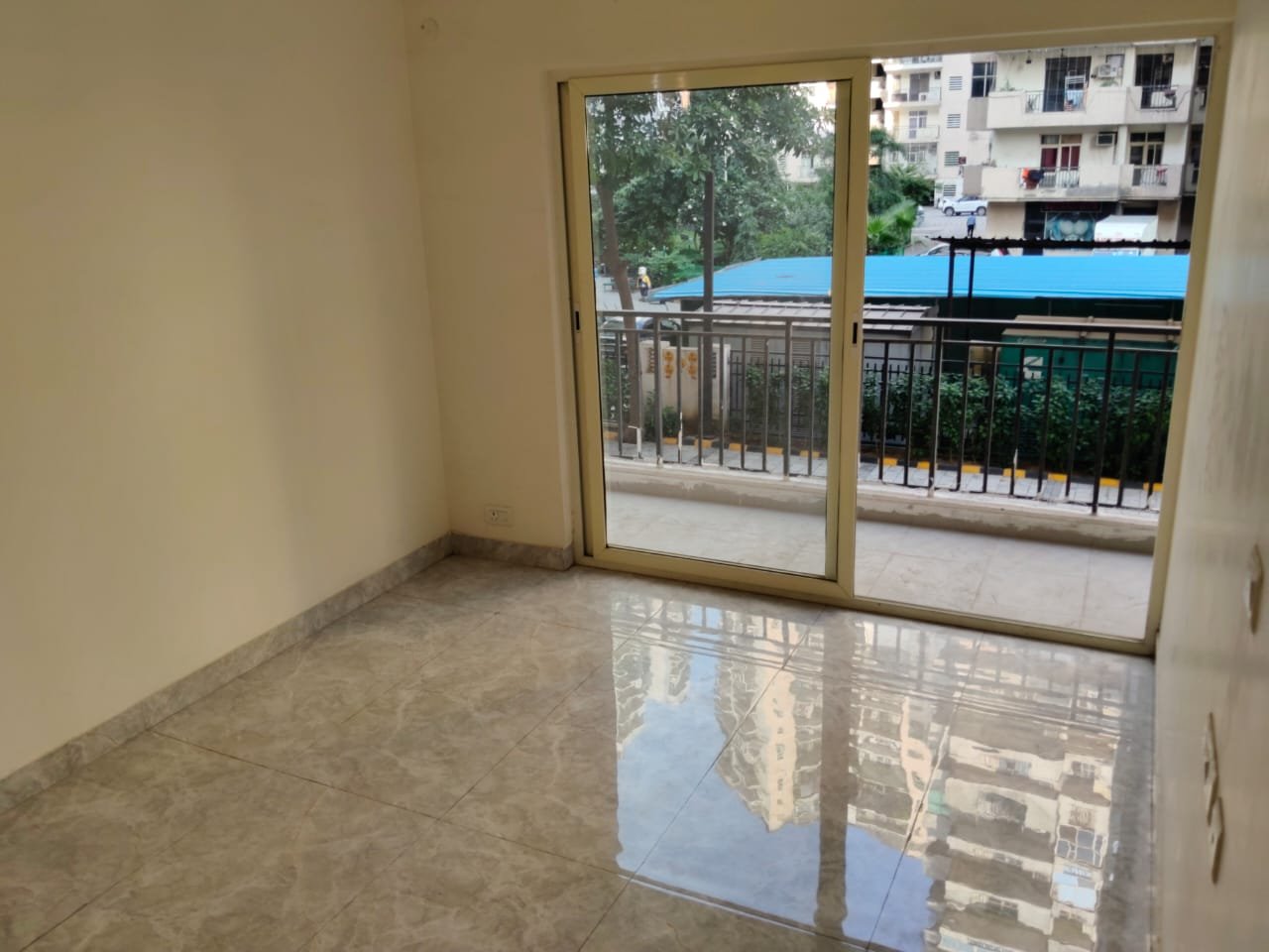 3BHK Unfurnished Flat for sale — photo 1