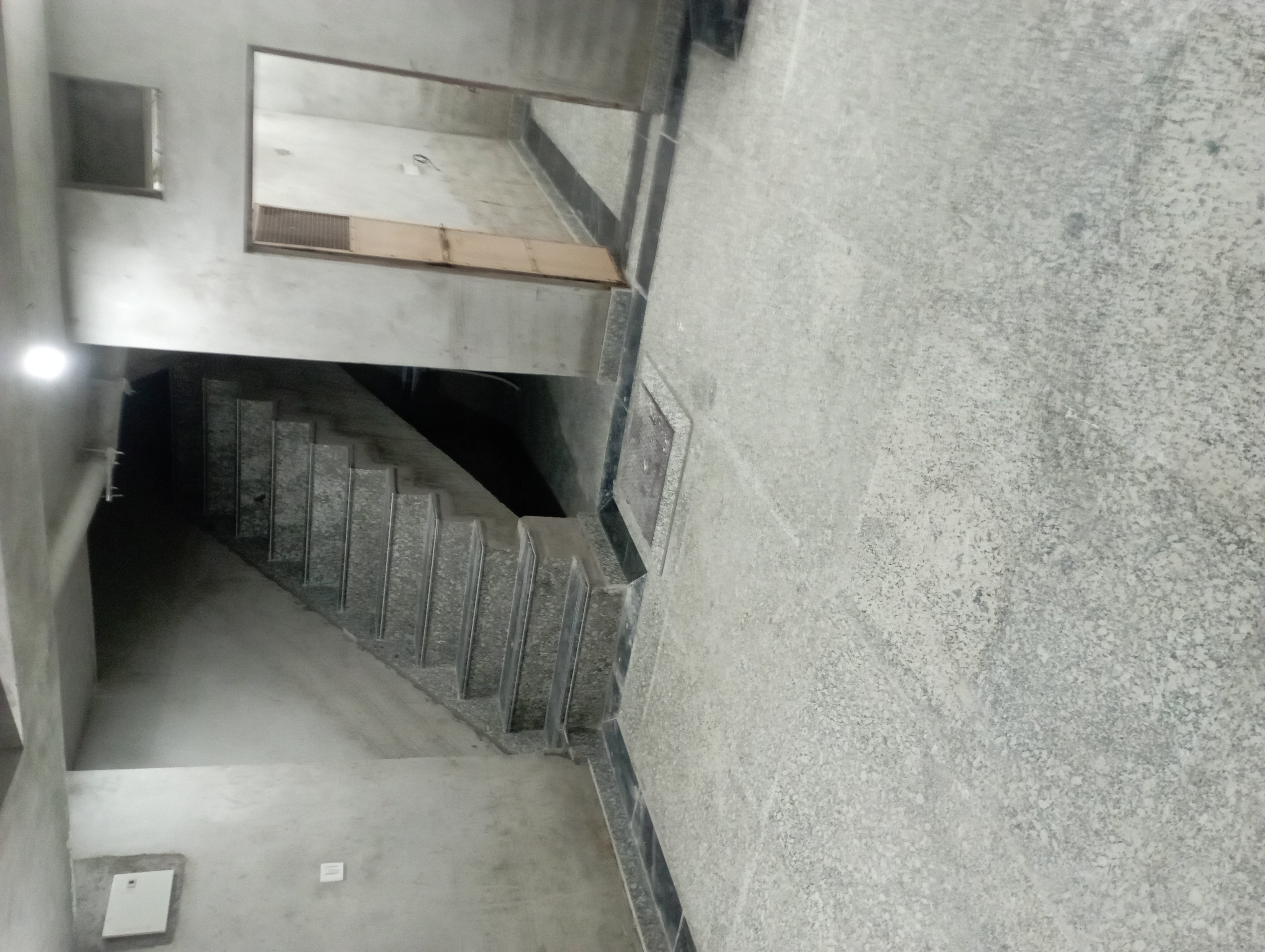 Spacious Semi-Furnished Room for Rent — photo 1