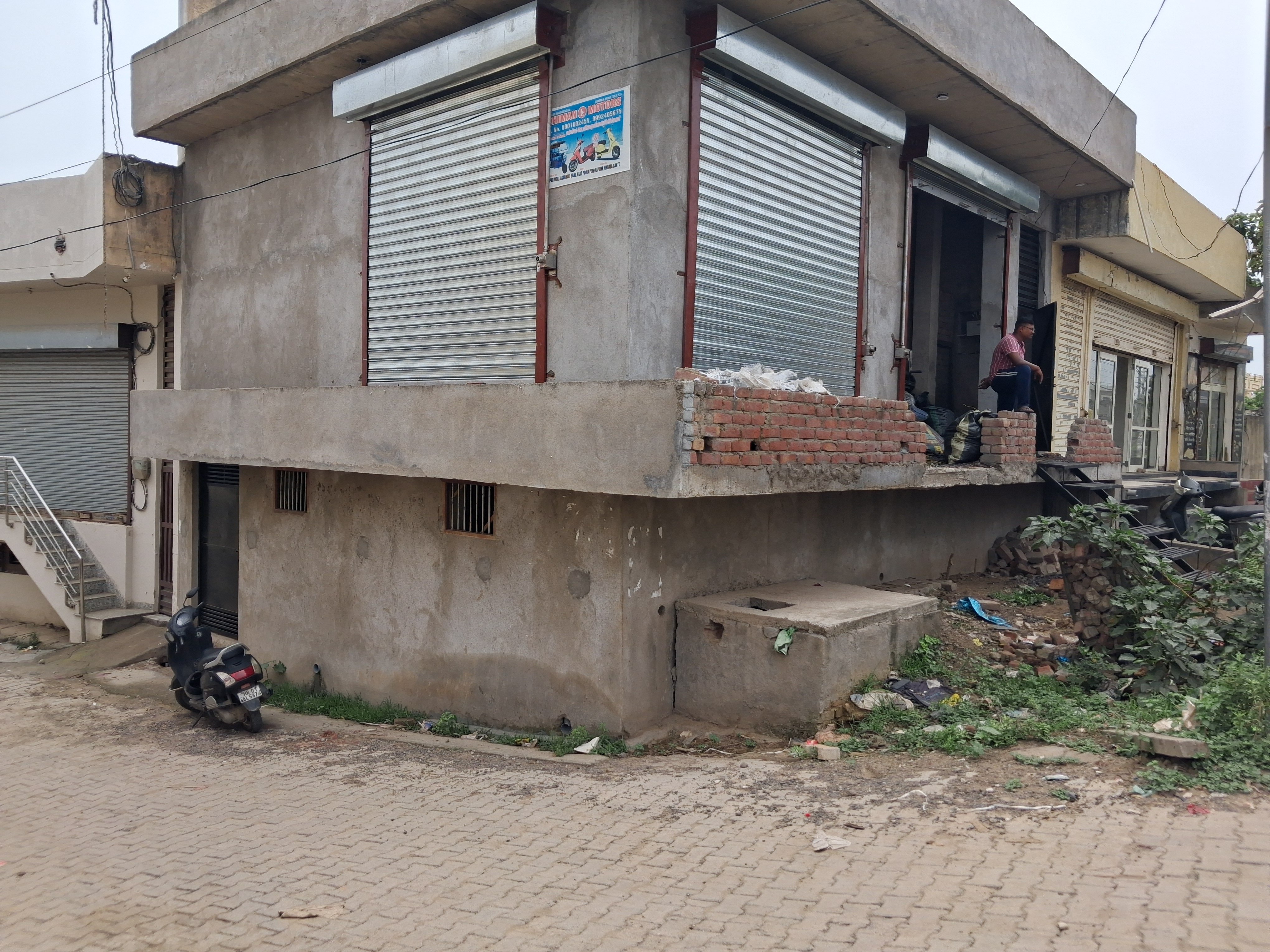 Spacious Warehouse for Rent in Prime Location