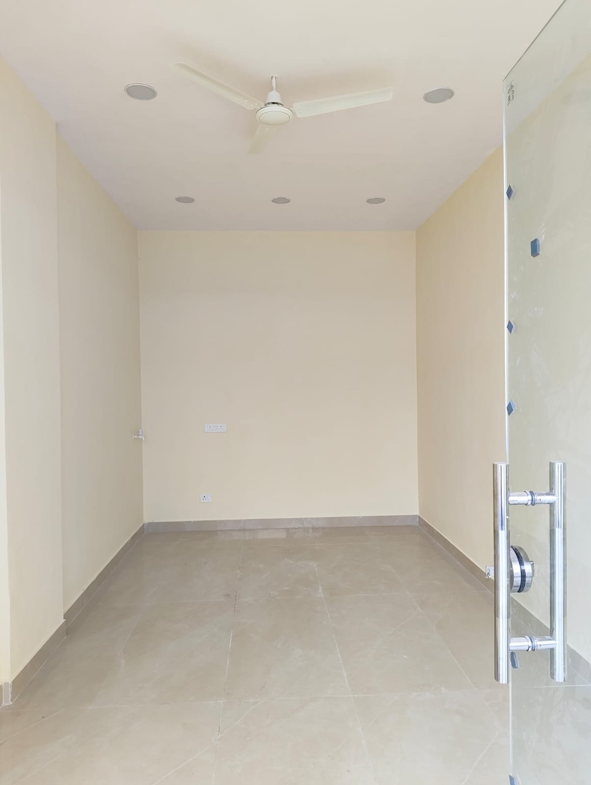 Prime Office Space for Rent in Zirakpur Bazaar — photo 1