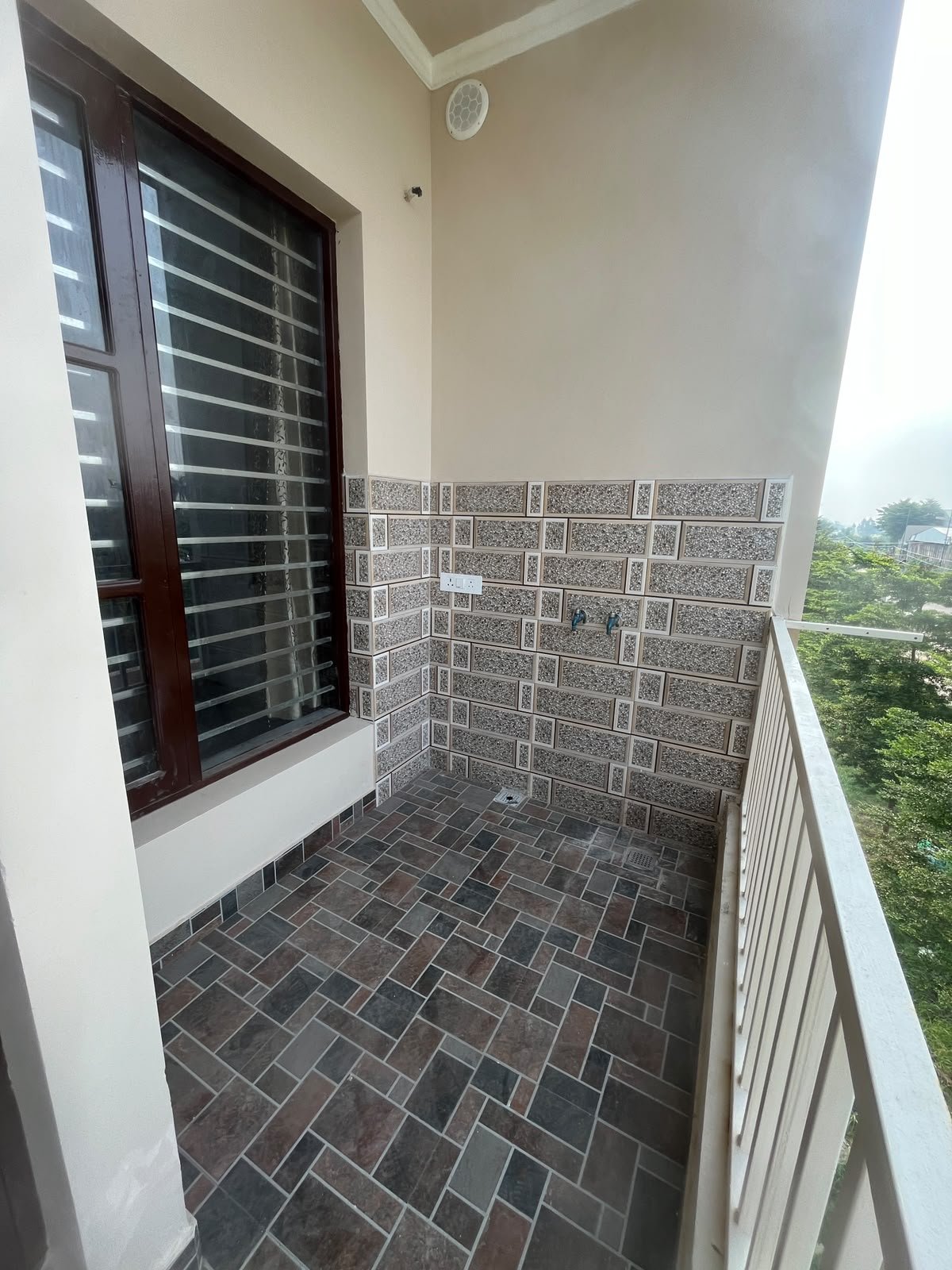 3BHK Semi-furnished Flat for rent