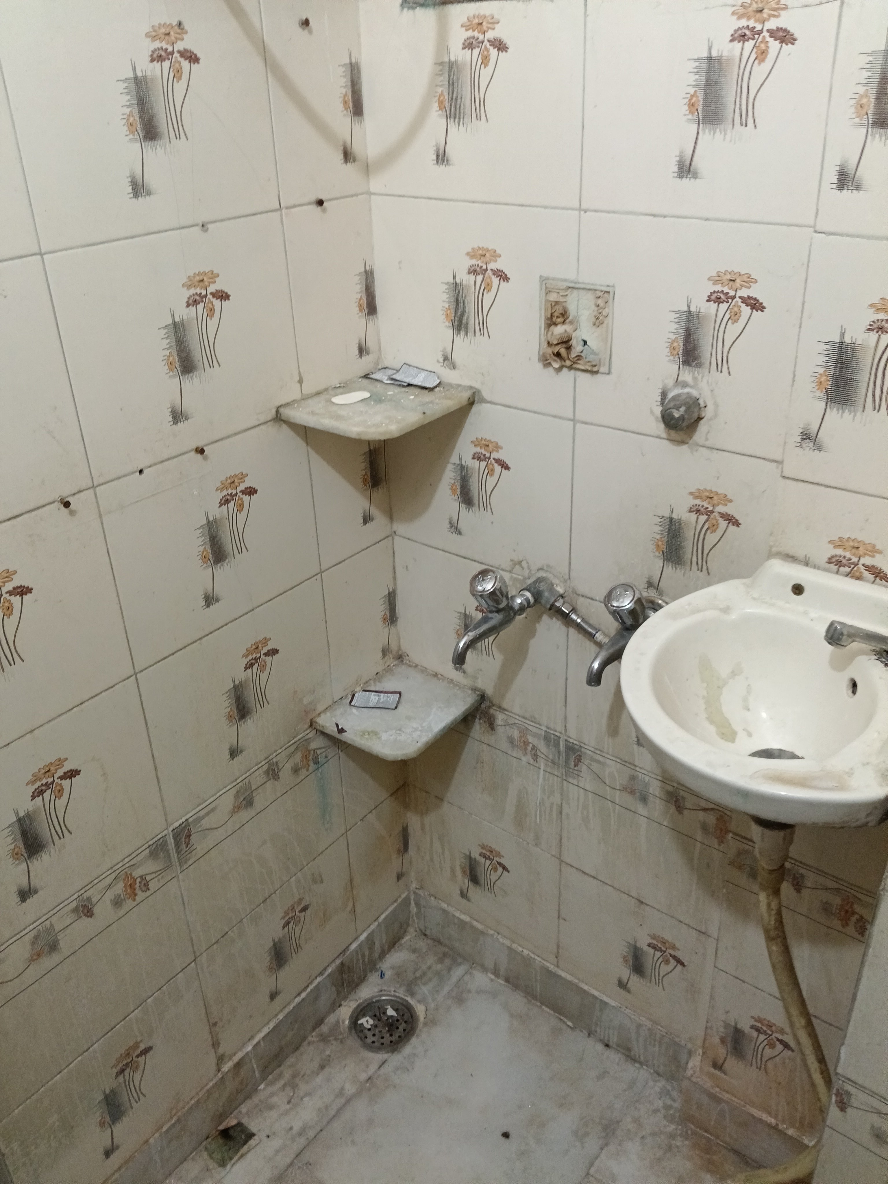 Spacious 2-Room Ground Floor Apartment in Phase 5 — photo 1